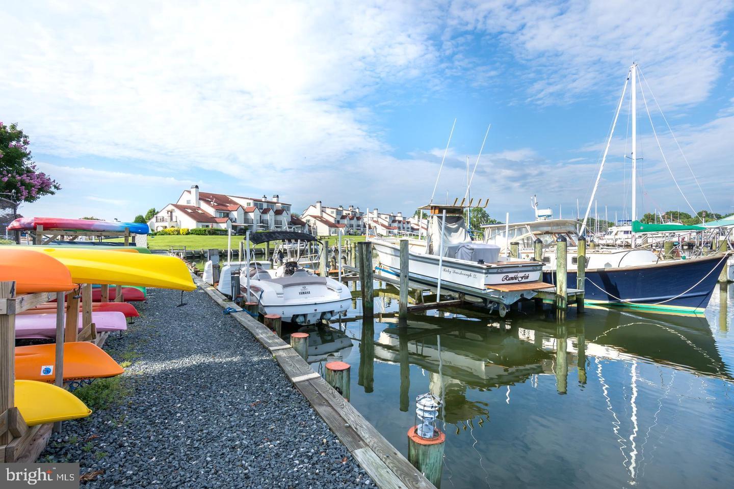 QUEENS LANDING - Residential