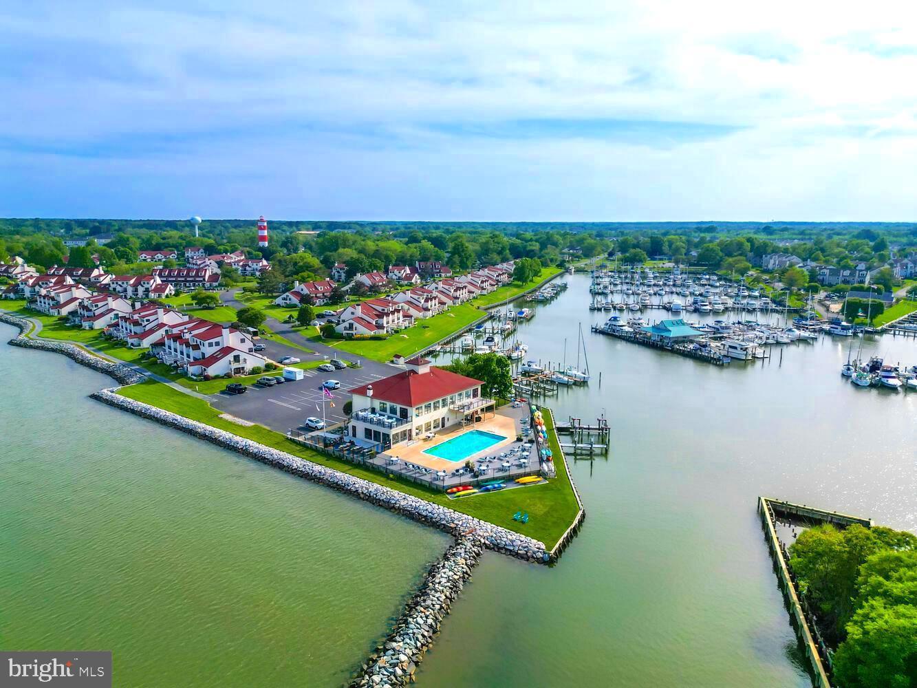 QUEENS LANDING - Residential