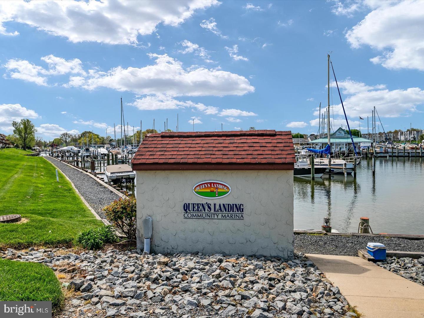 QUEENS LANDING - Residential