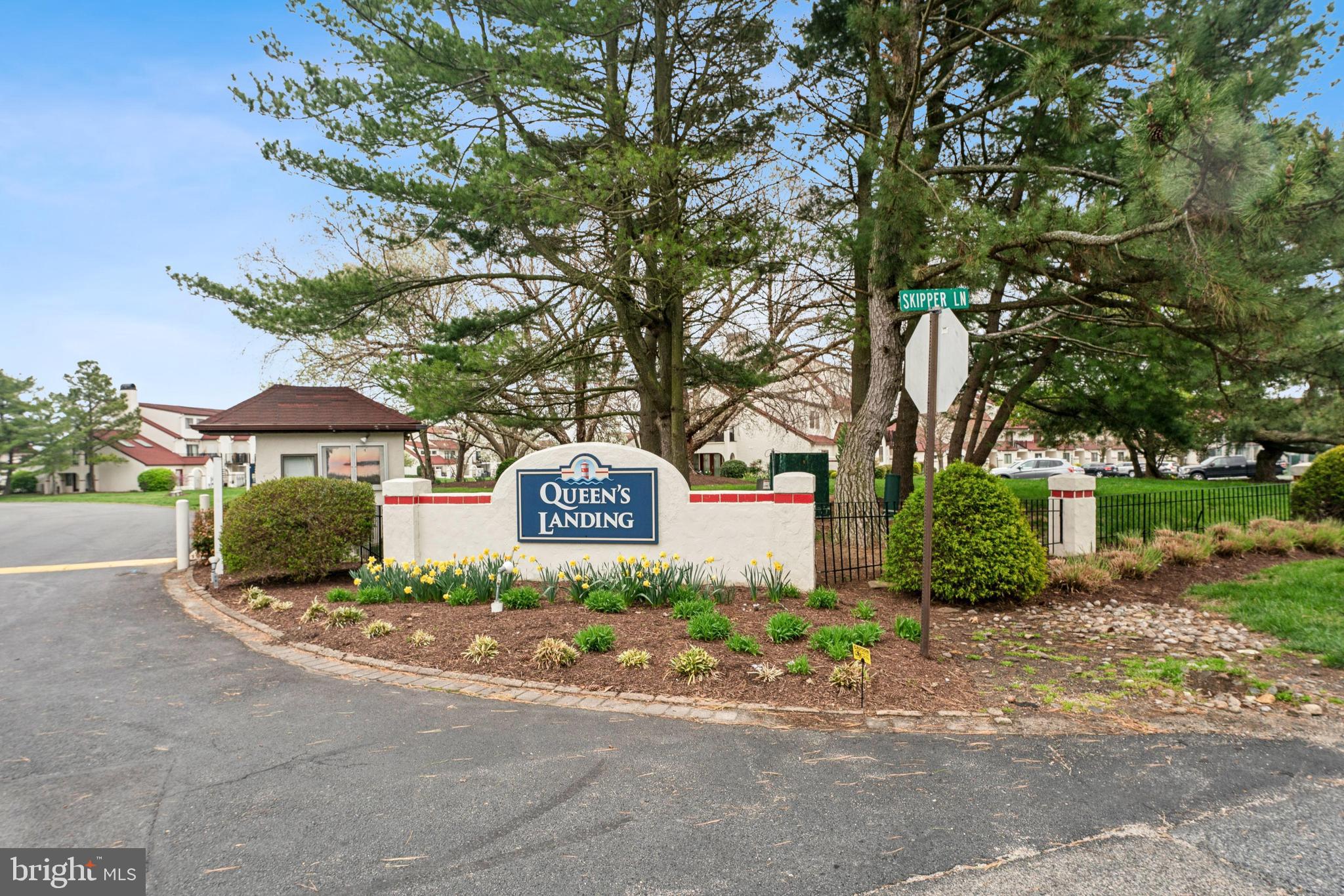 QUEENS LANDING - Residential