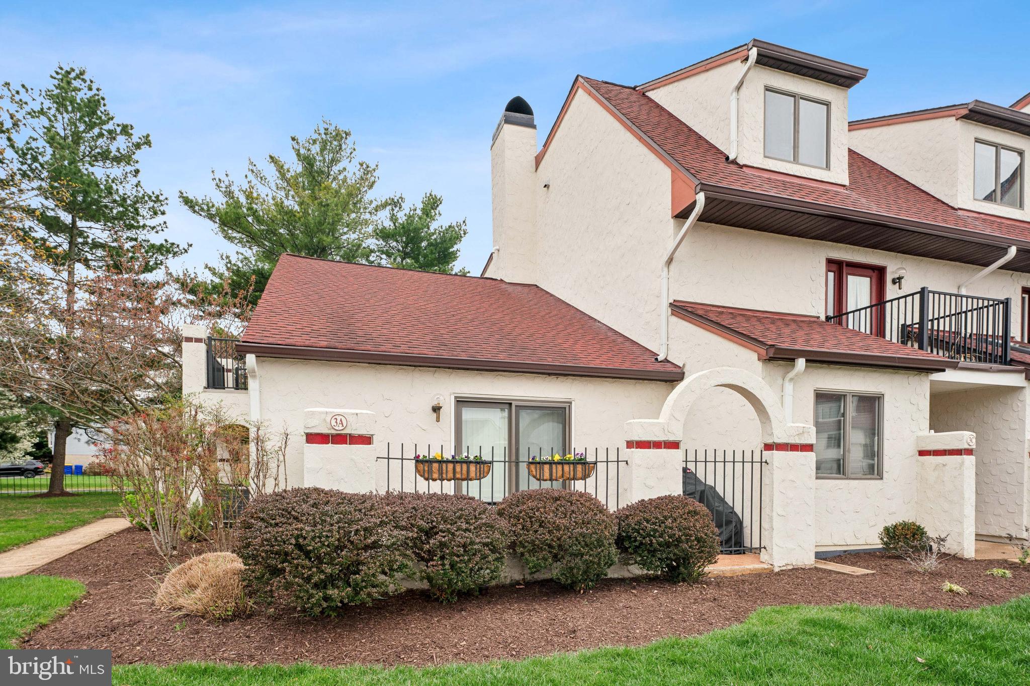 QUEENS LANDING - Residential