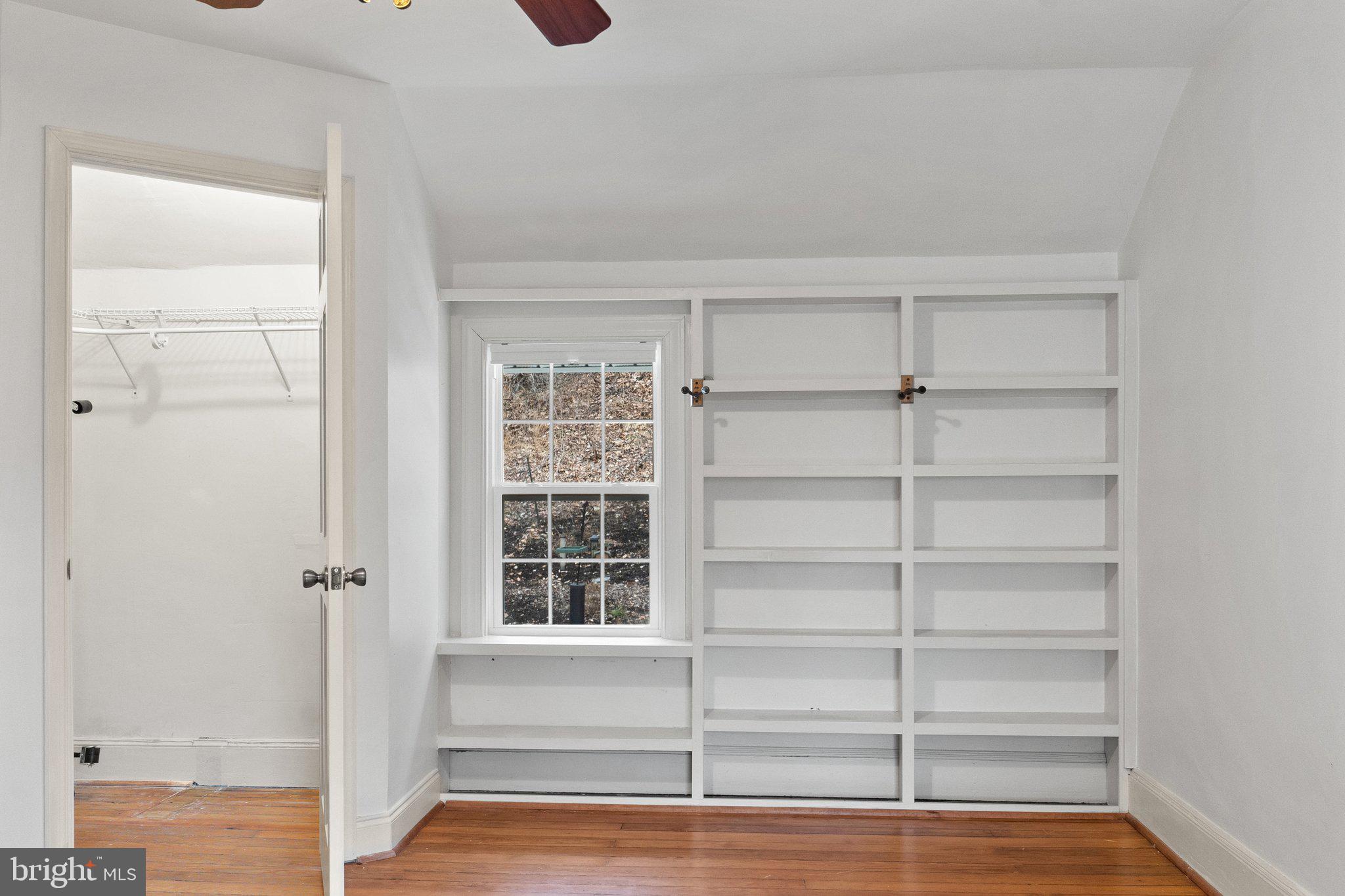 LEESBURG - Residential