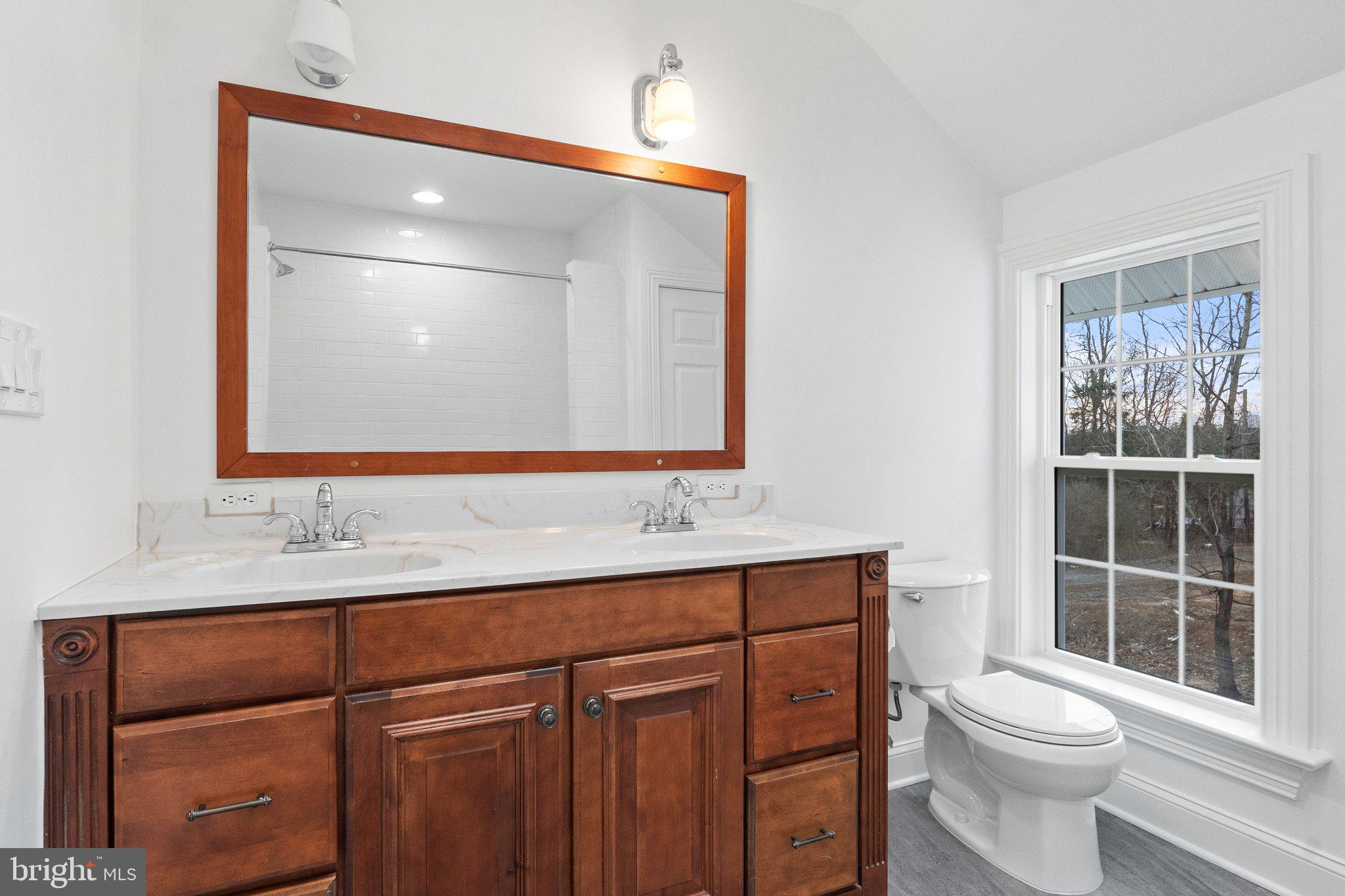 LEESBURG - Residential