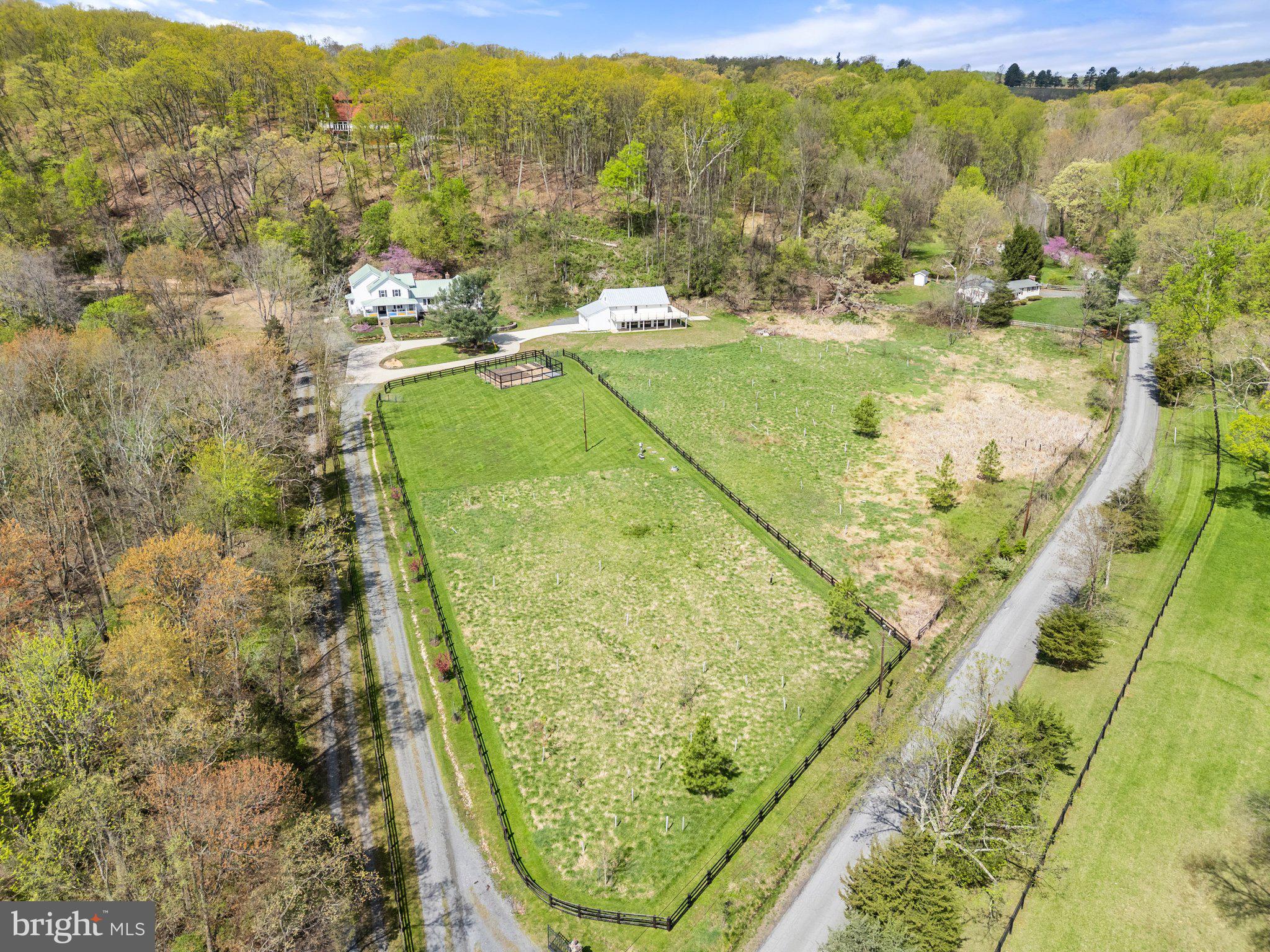 LEESBURG - Residential