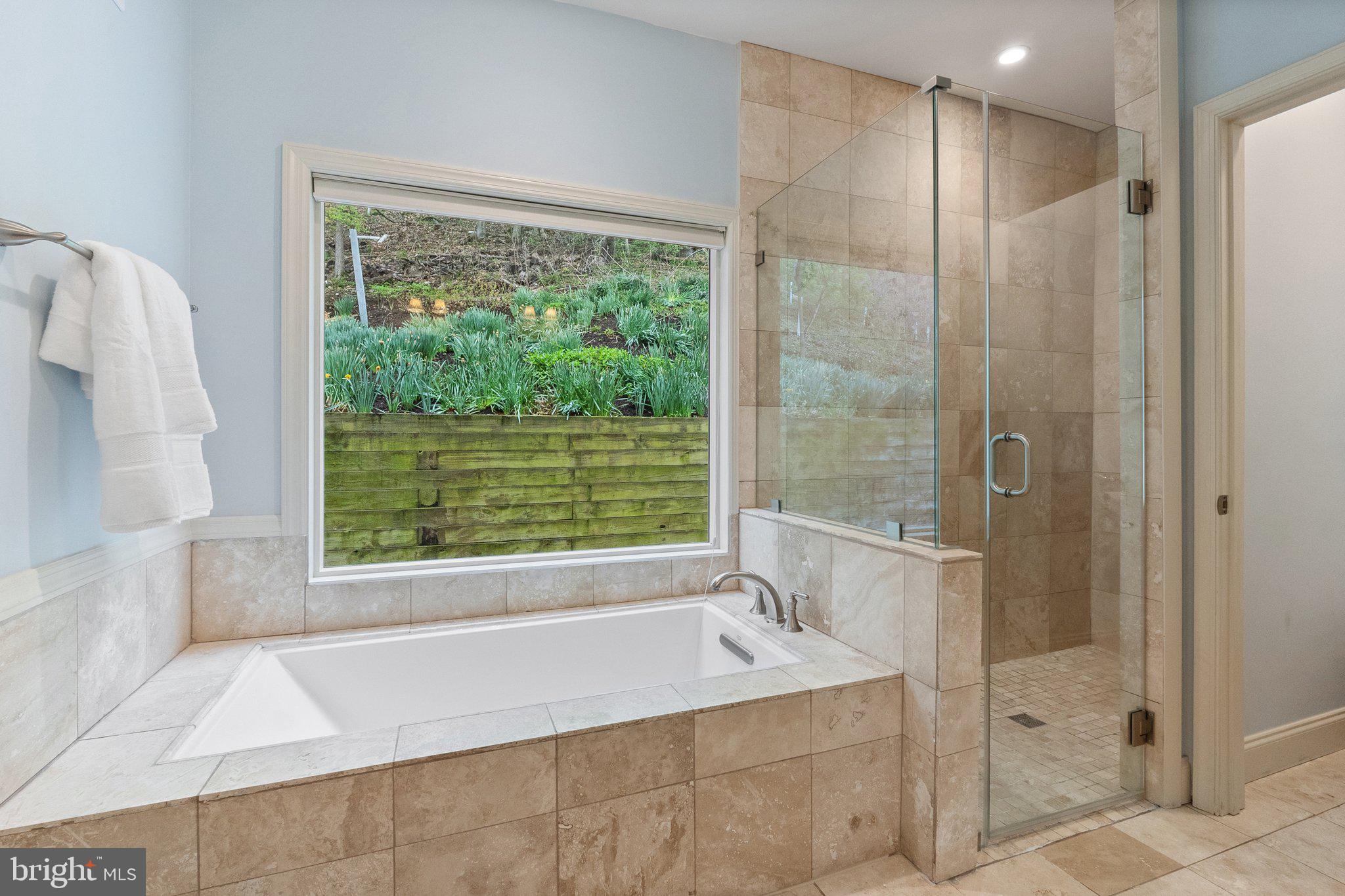 LEESBURG - Residential