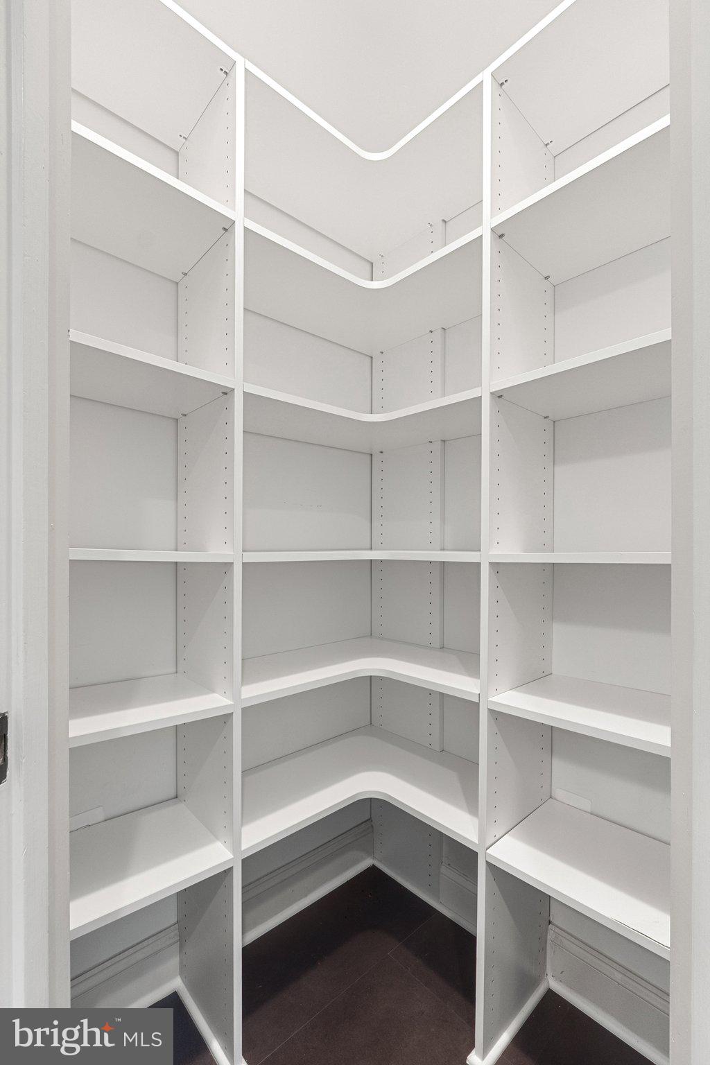 LEESBURG - Residential