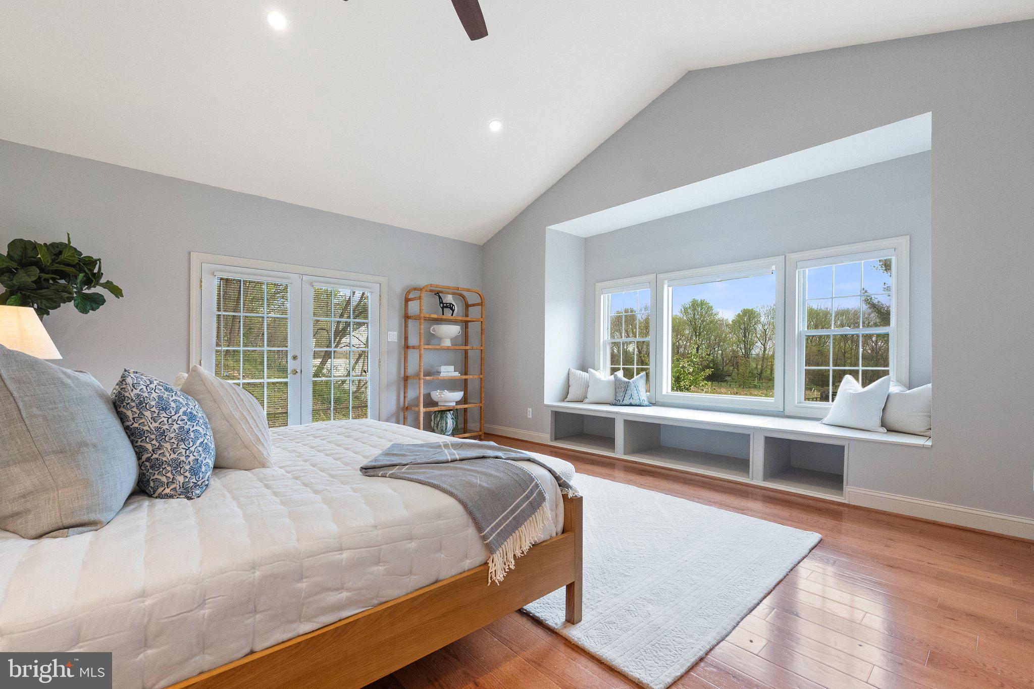 LEESBURG - Residential