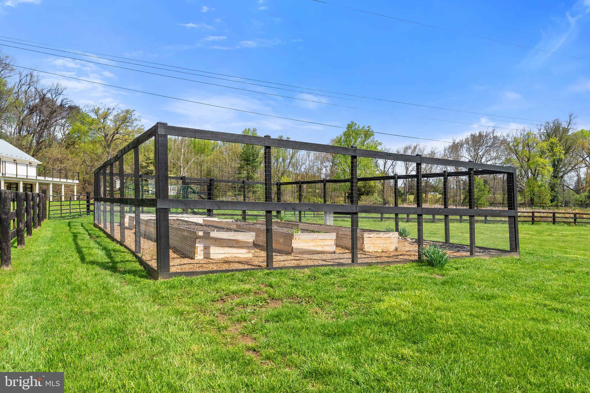 LEESBURG - Residential