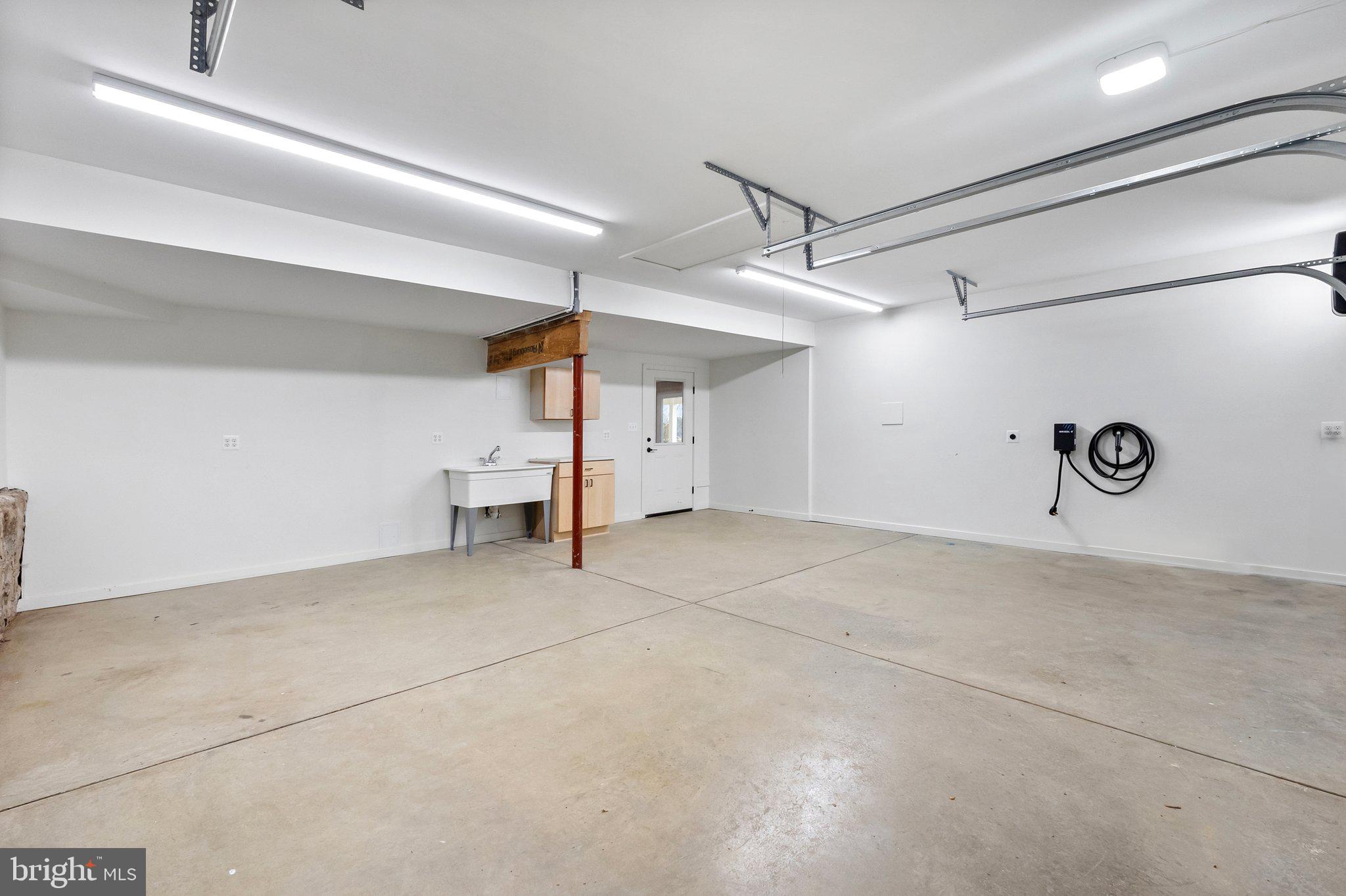 LEESBURG - Residential