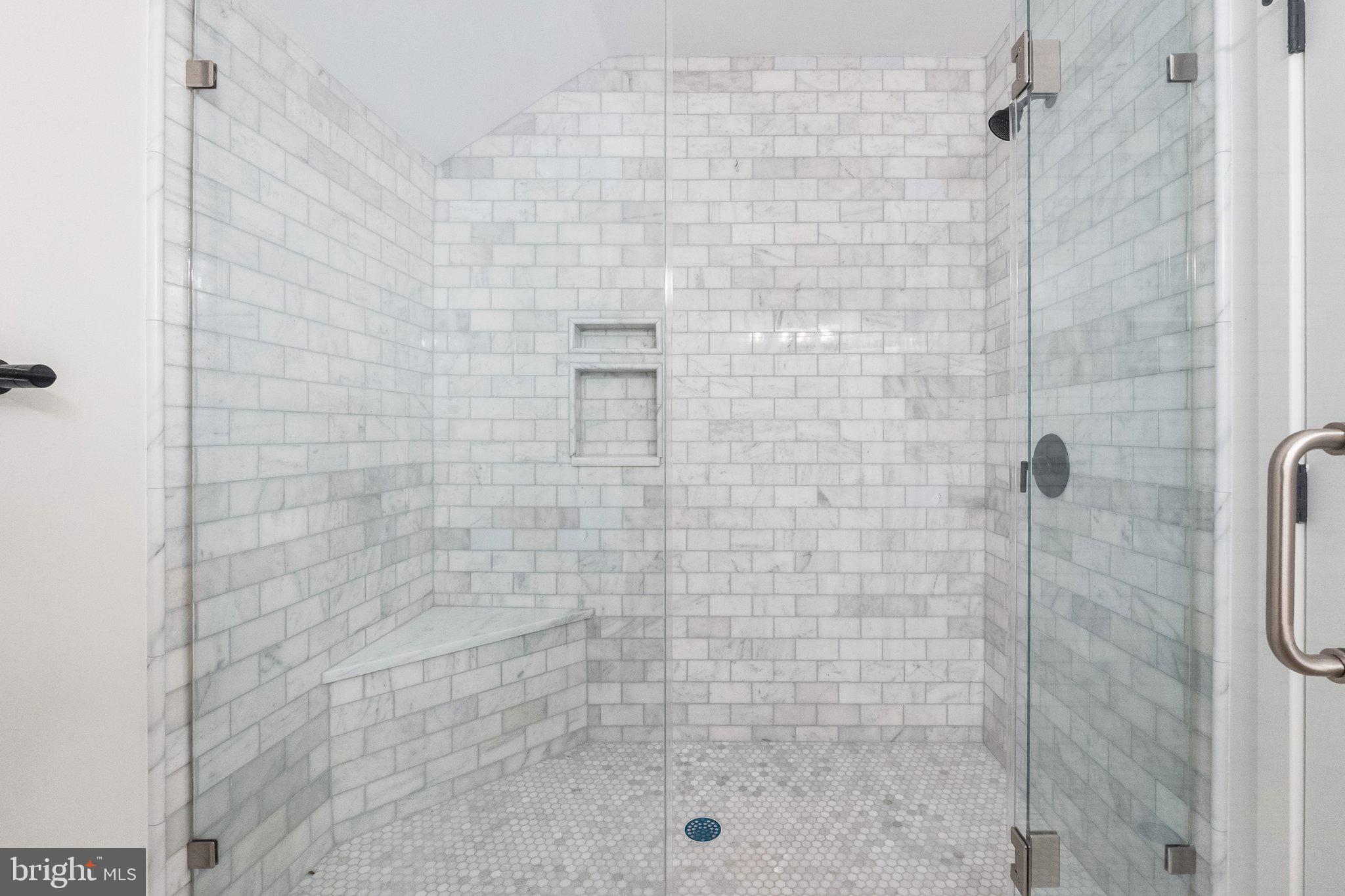 LEESBURG - Residential