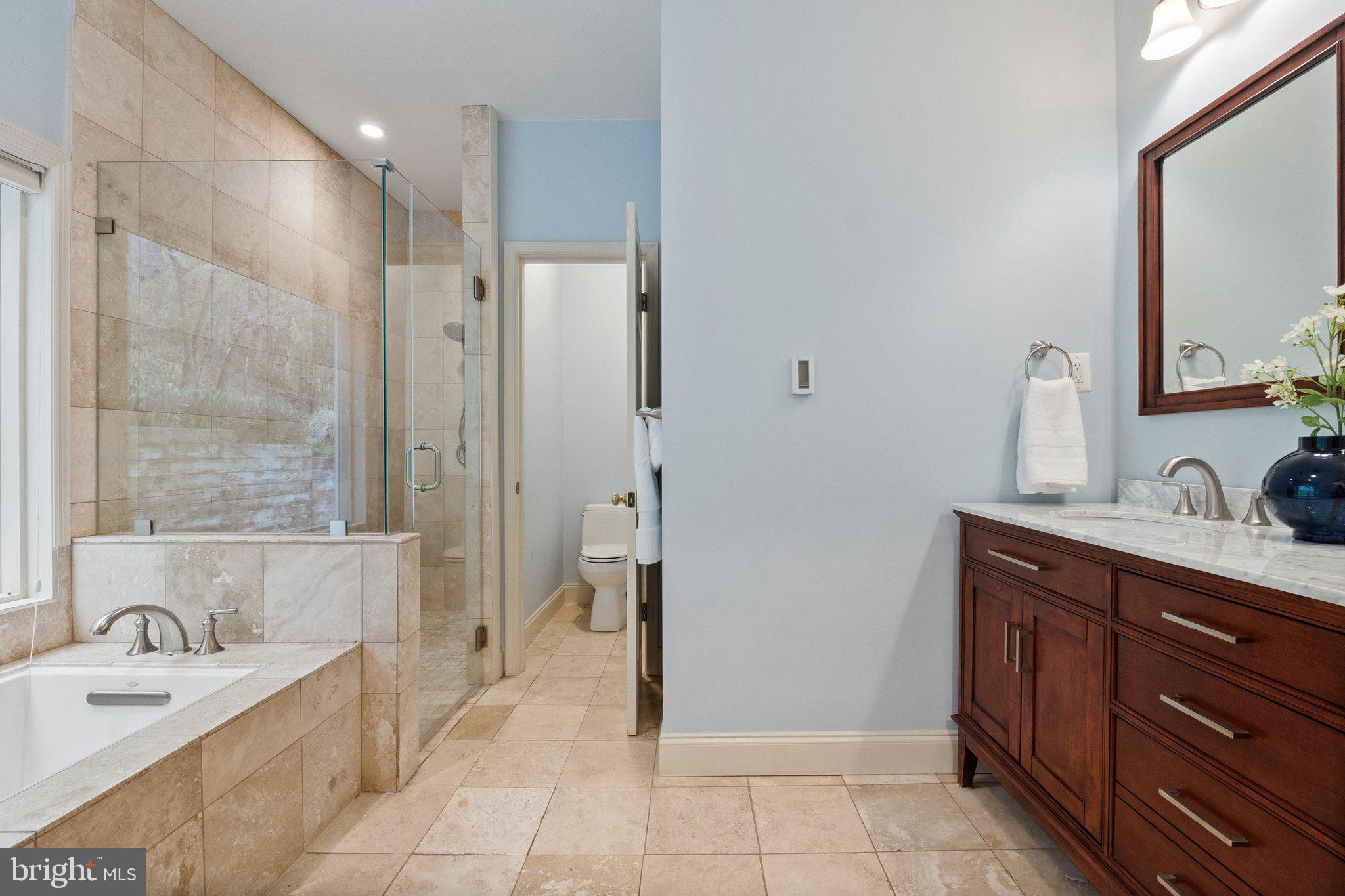 LEESBURG - Residential