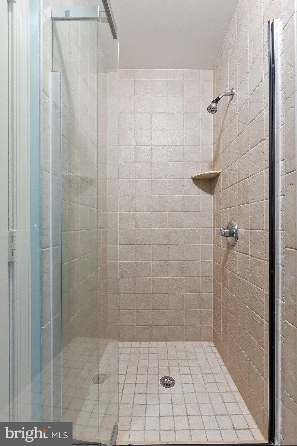 LEESBURG - Residential