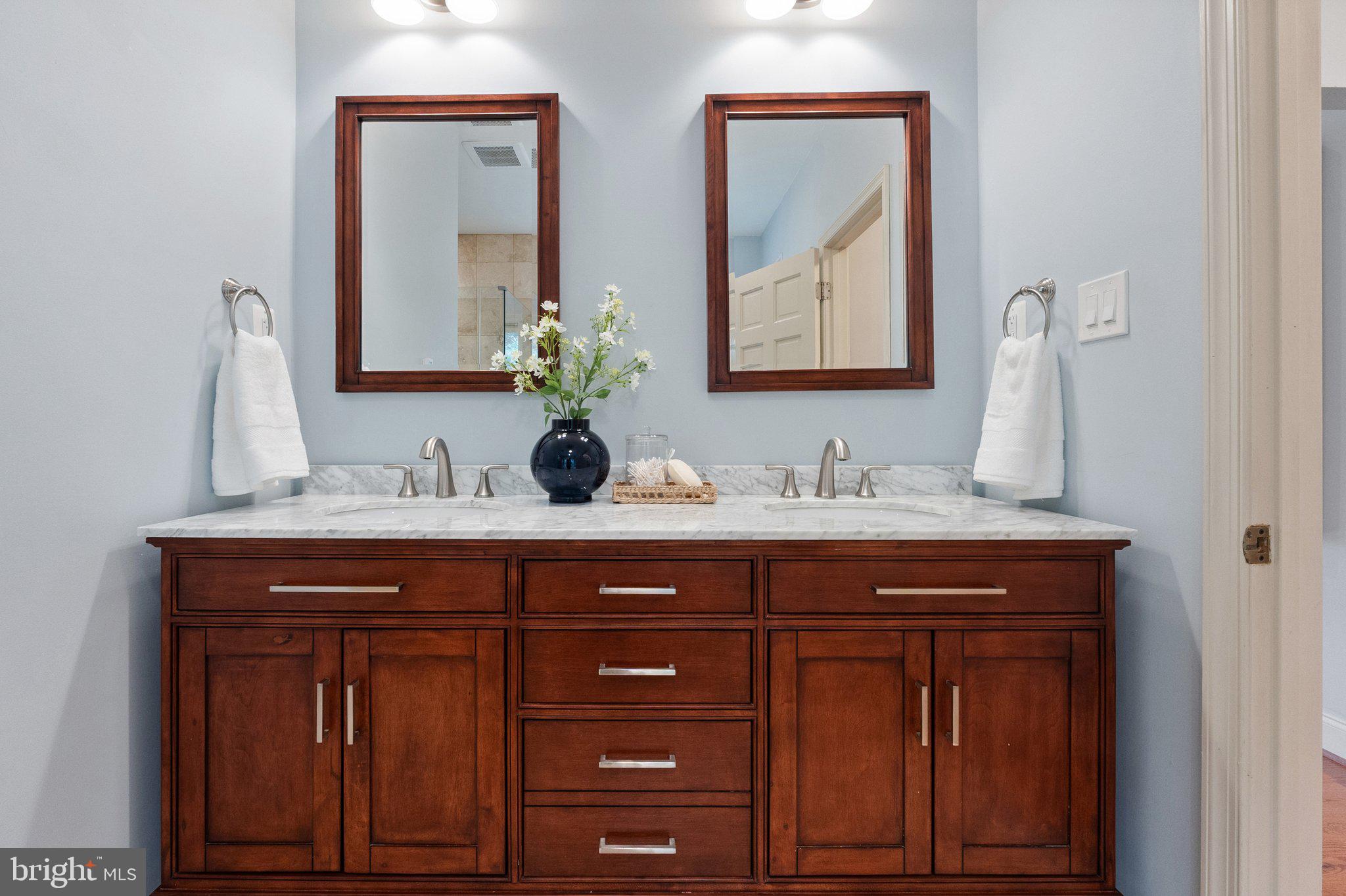 LEESBURG - Residential