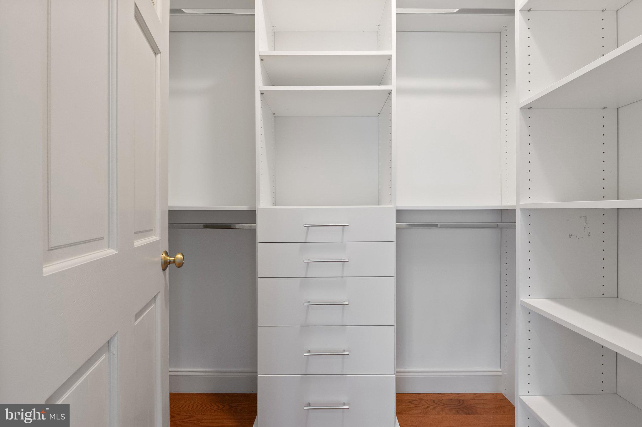 LEESBURG - Residential