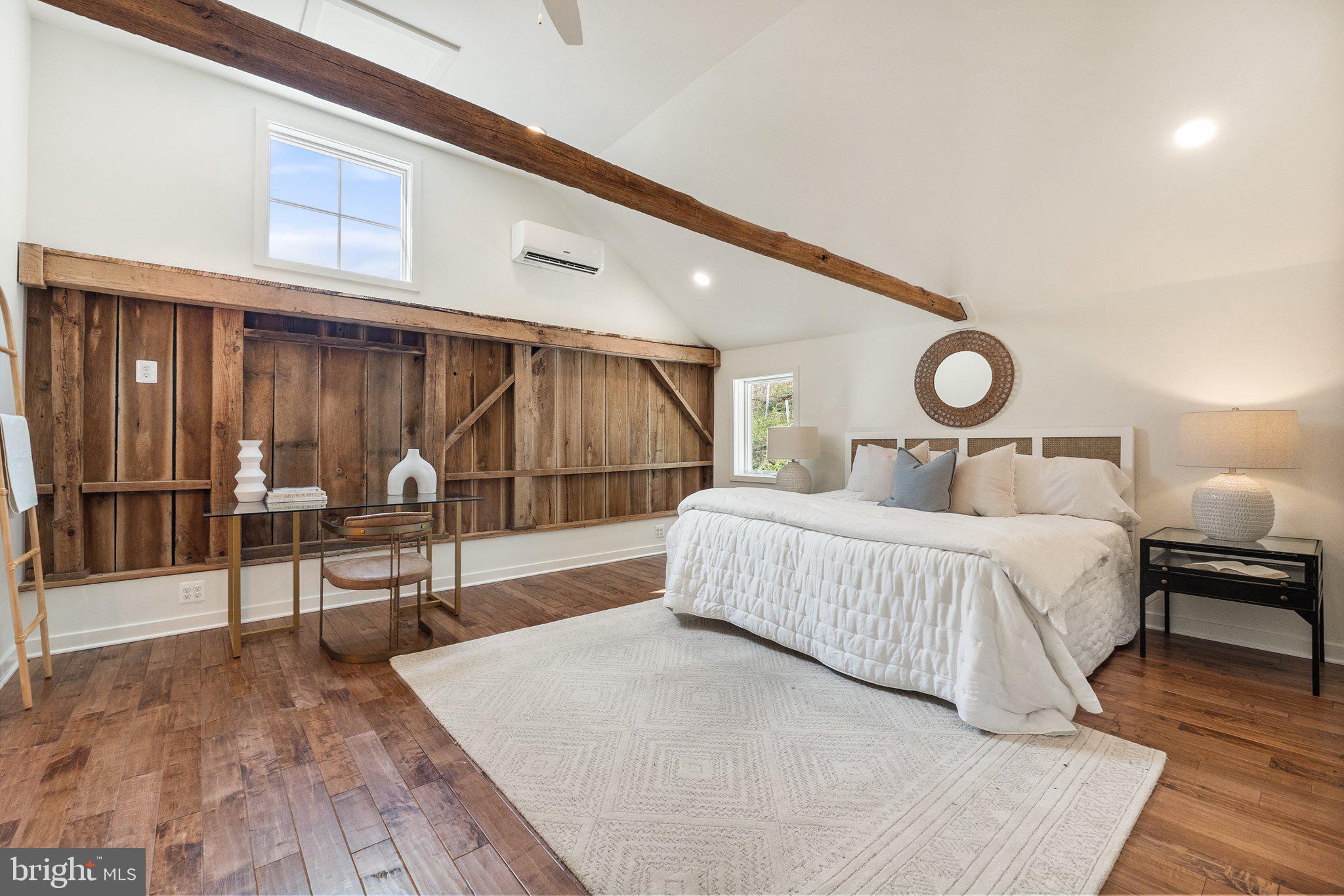 LEESBURG - Residential