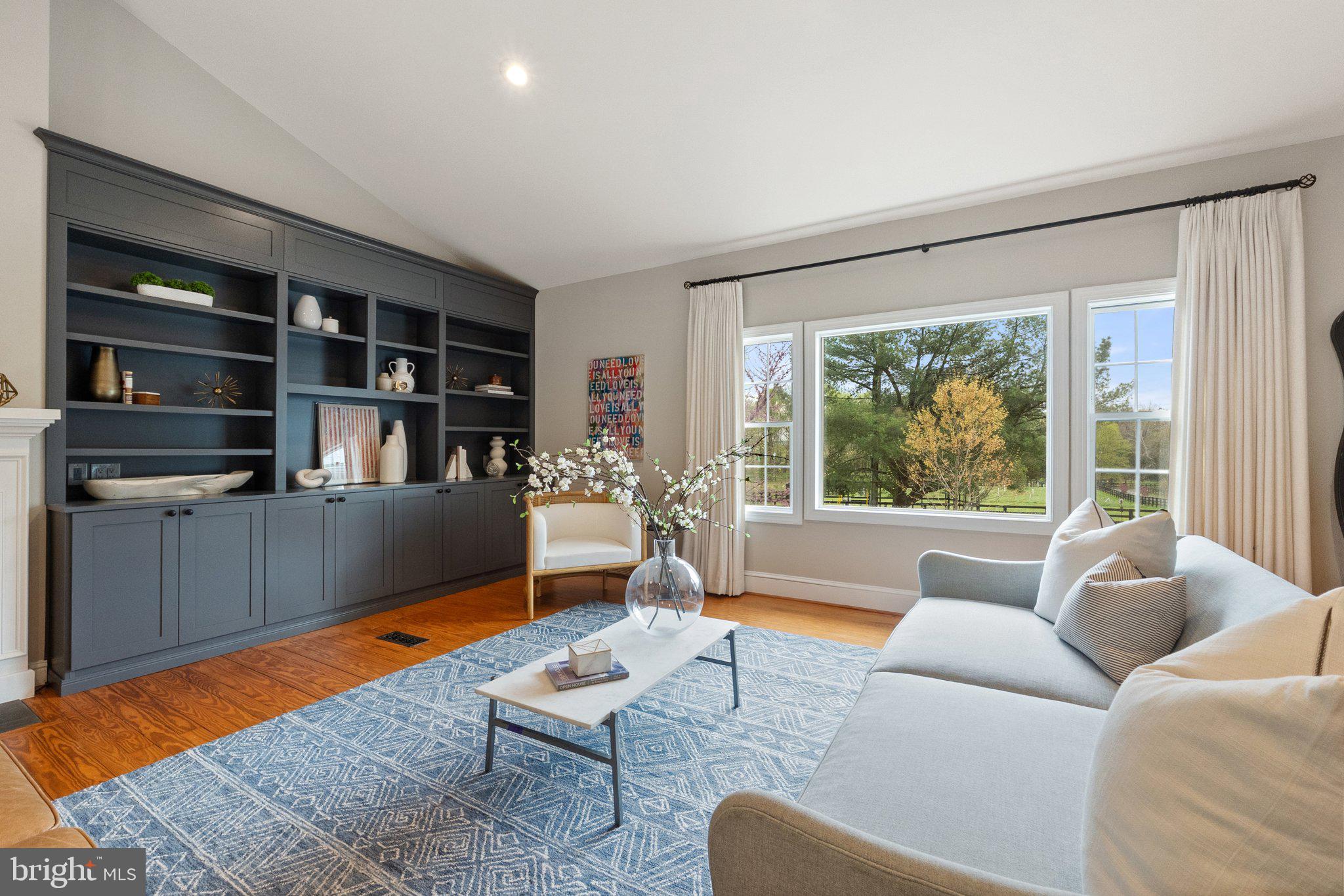 LEESBURG - Residential