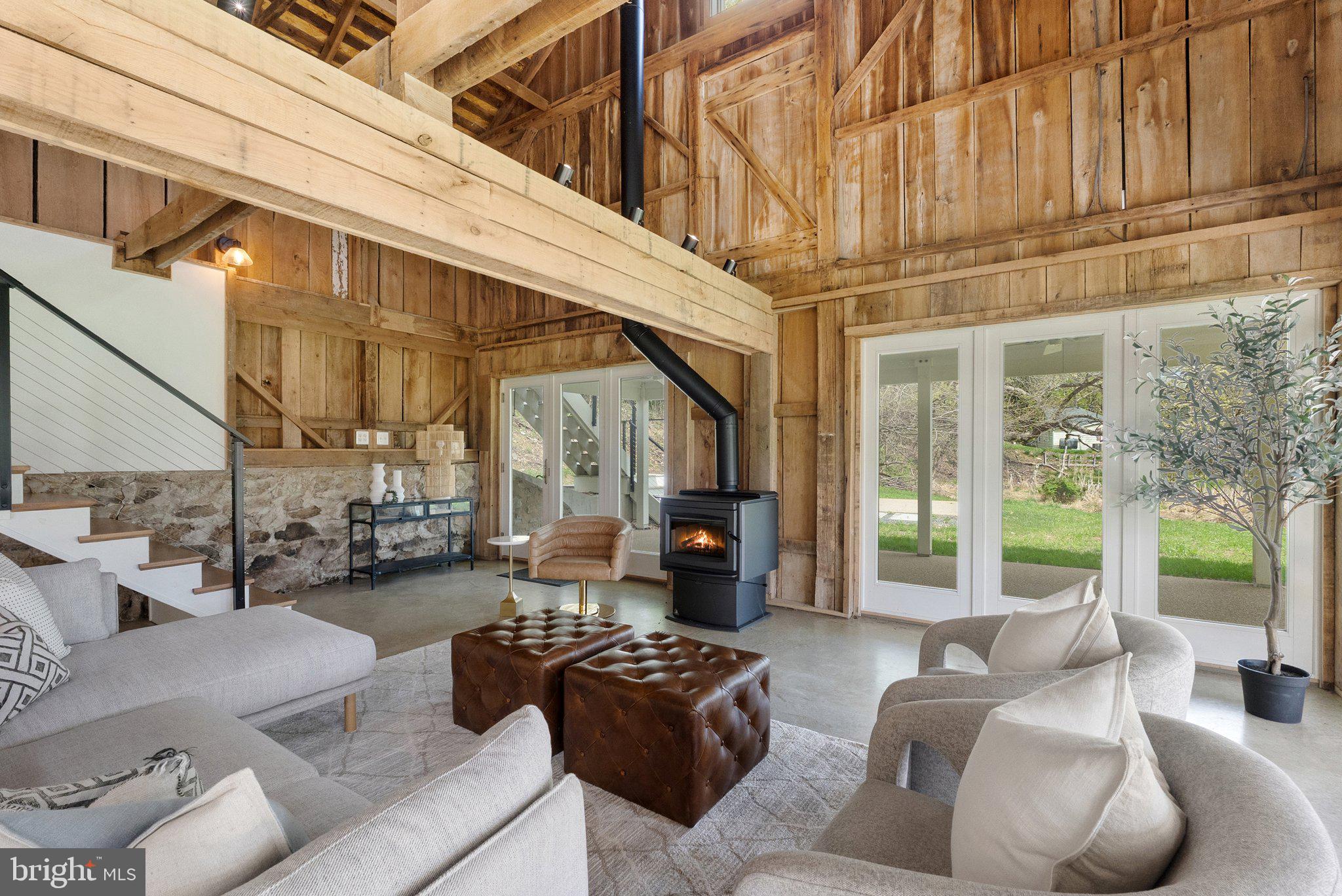 LEESBURG - Residential