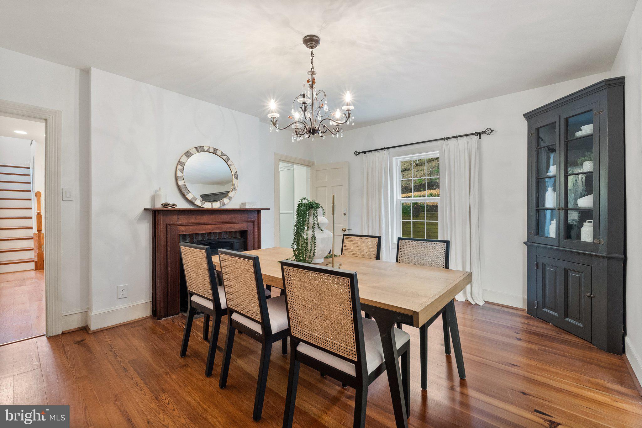 LEESBURG - Residential