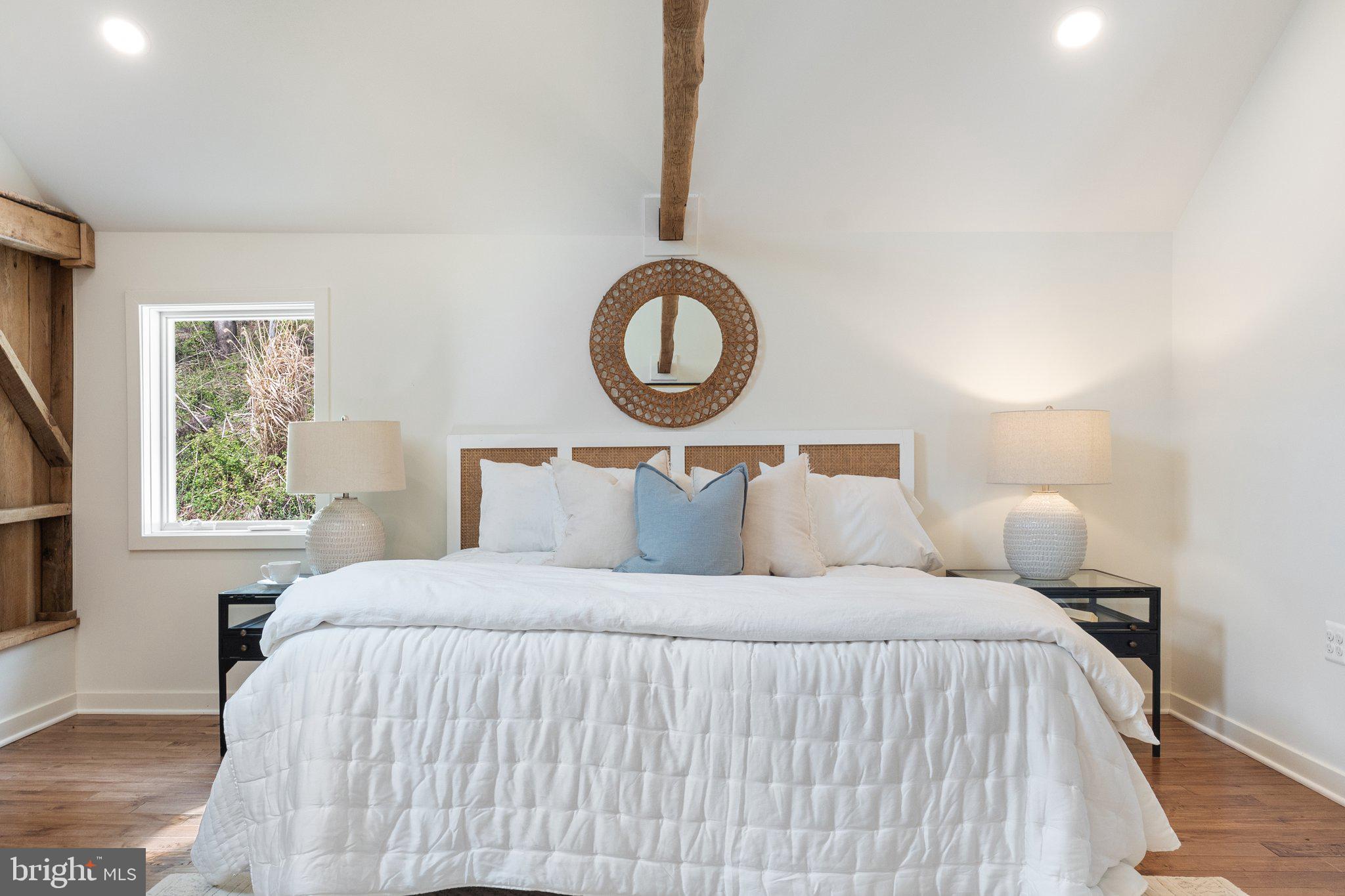 LEESBURG - Residential