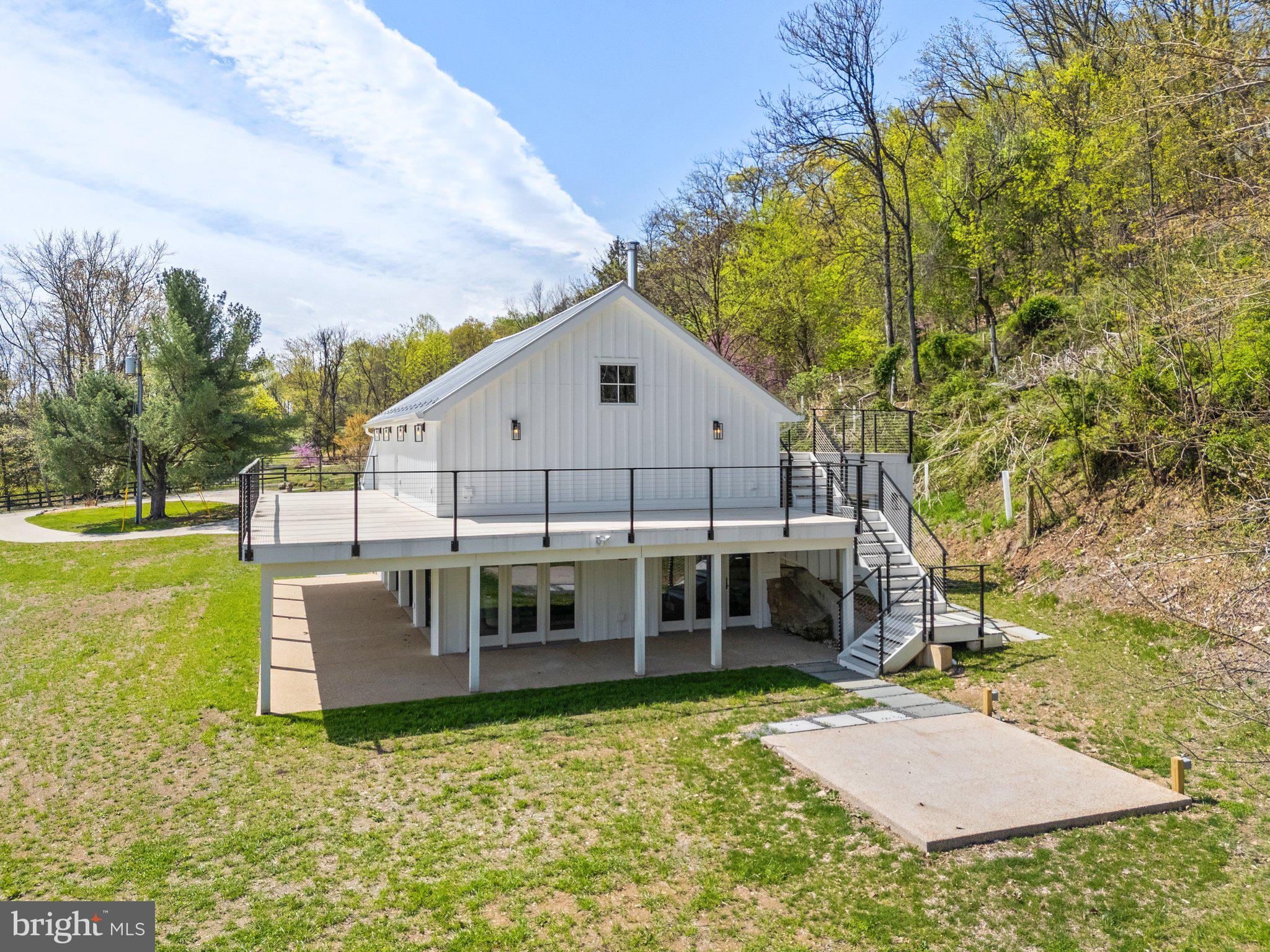 LEESBURG - Residential