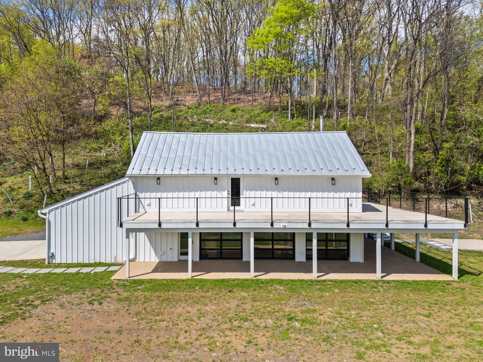 LEESBURG - Residential