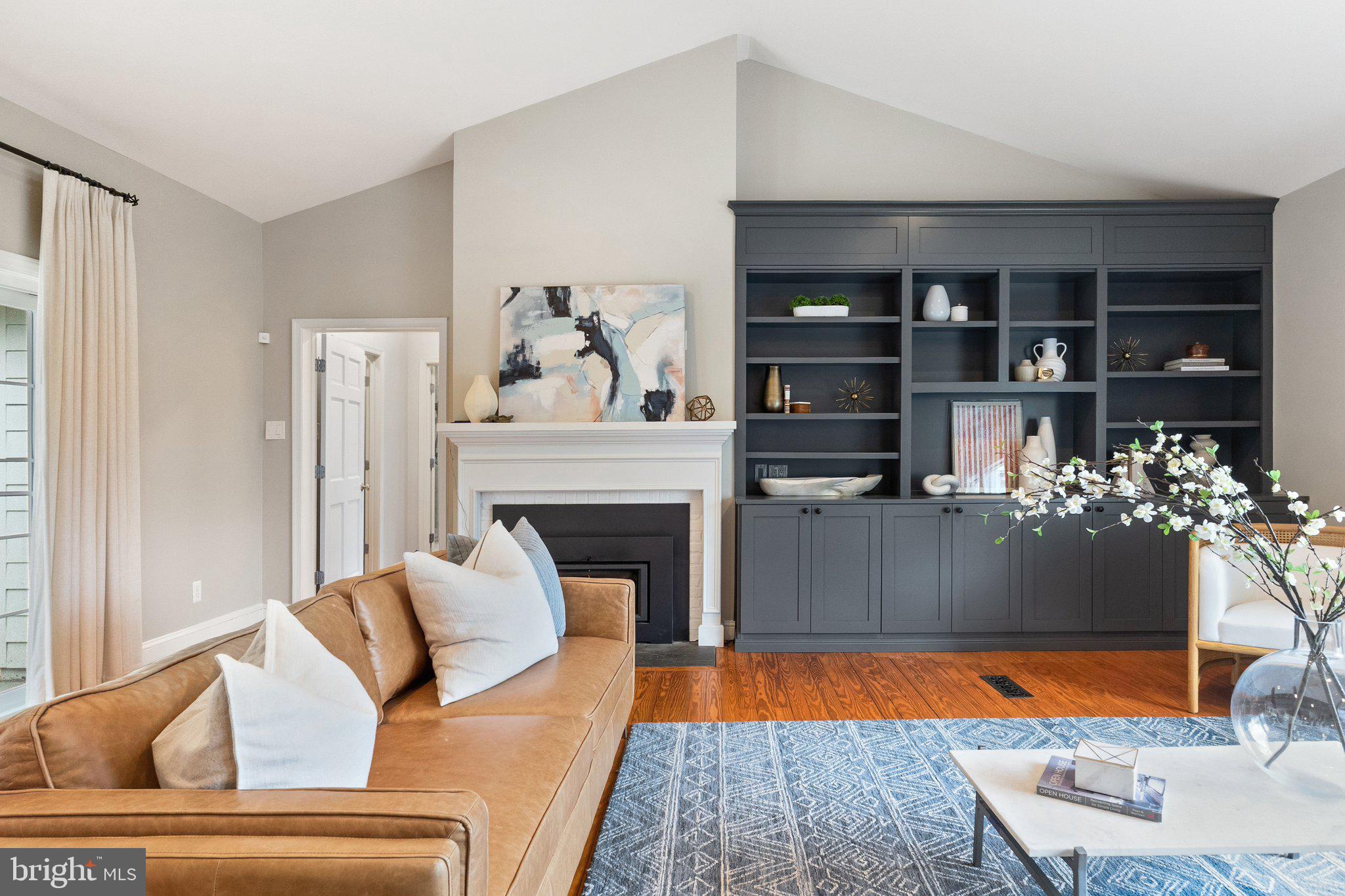 LEESBURG - Residential