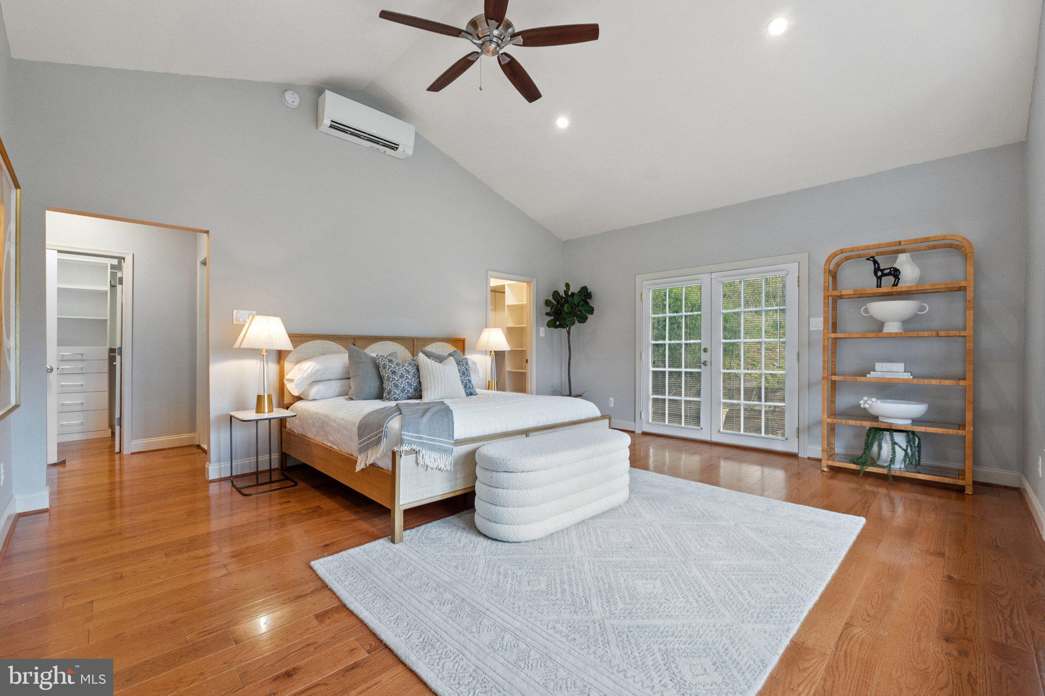 LEESBURG - Residential