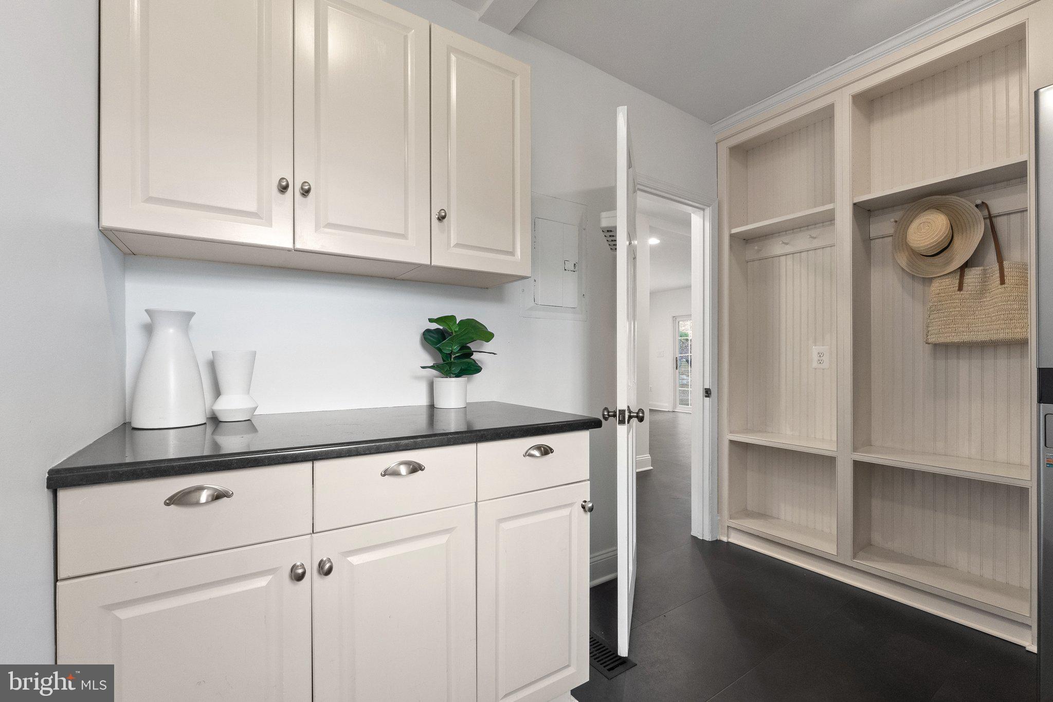 LEESBURG - Residential