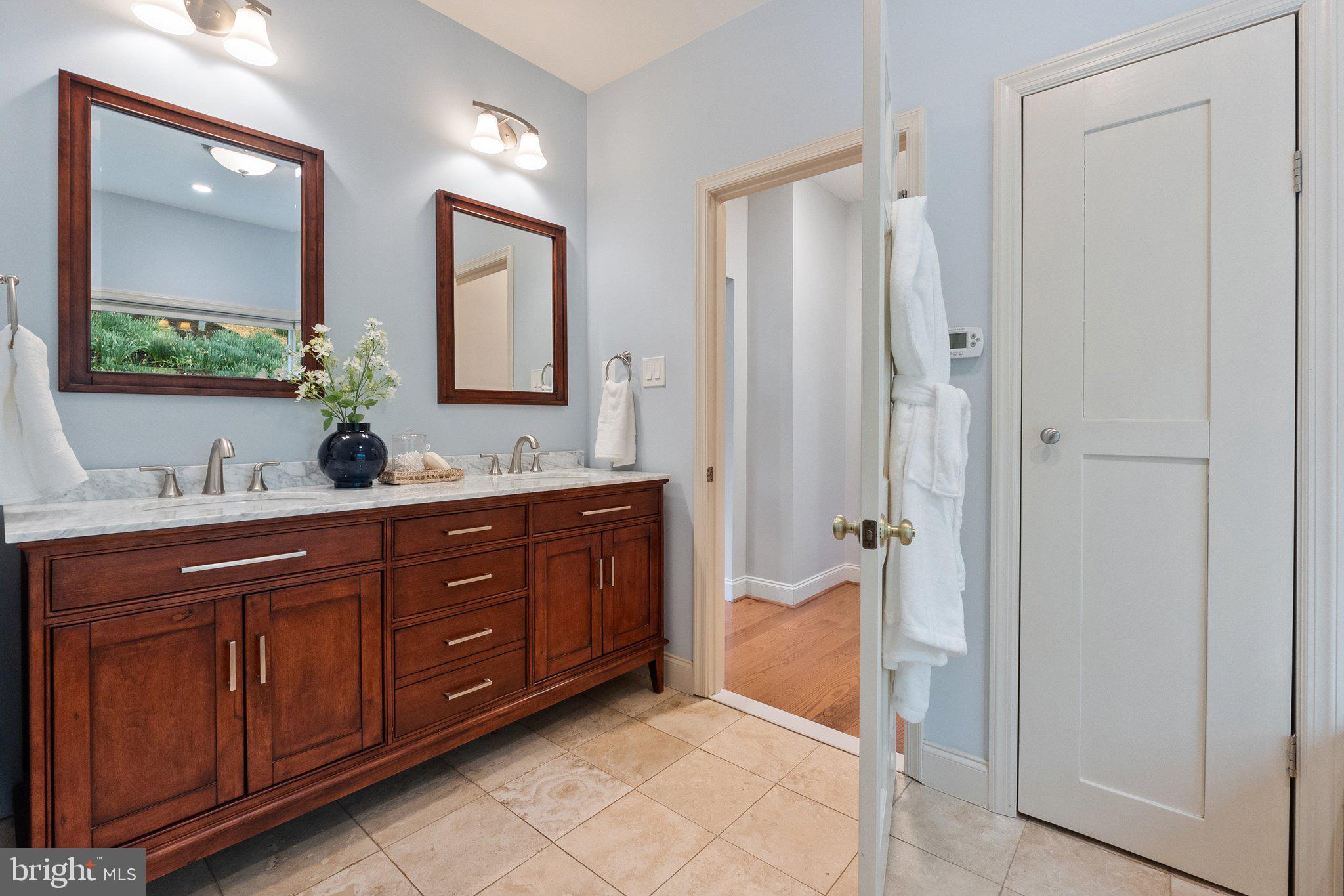 LEESBURG - Residential