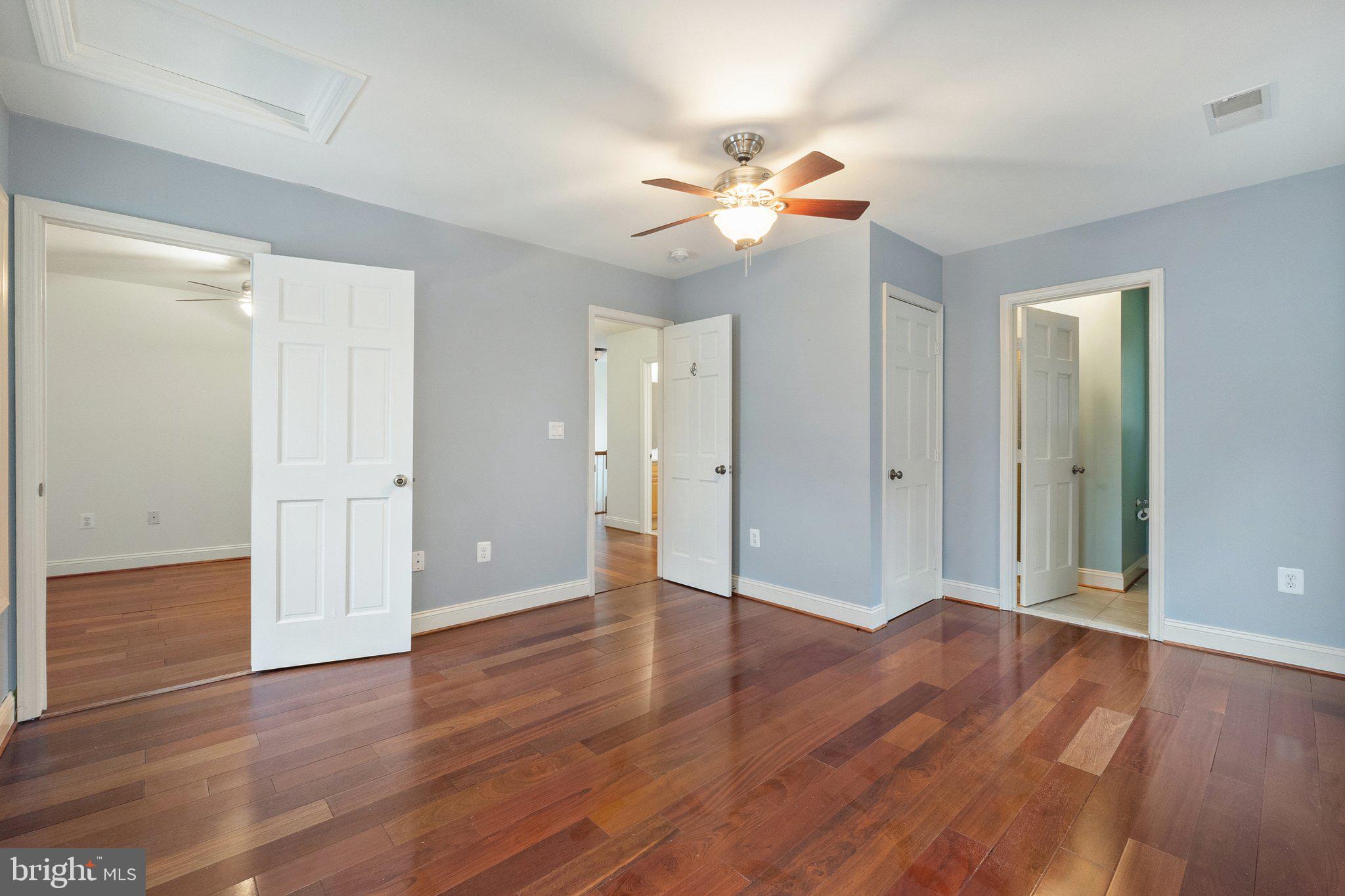 LEESBURG - Residential