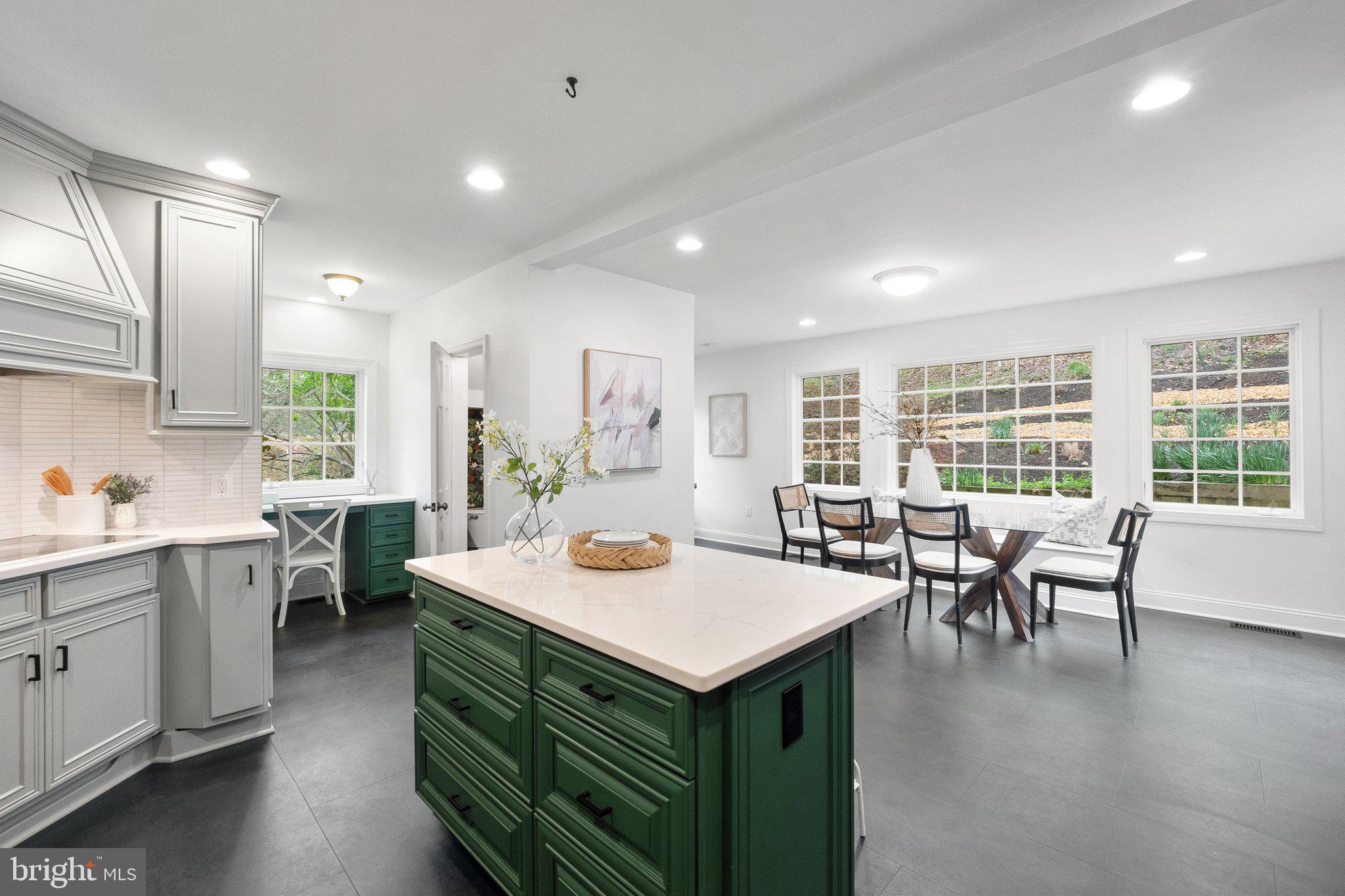 LEESBURG - Residential