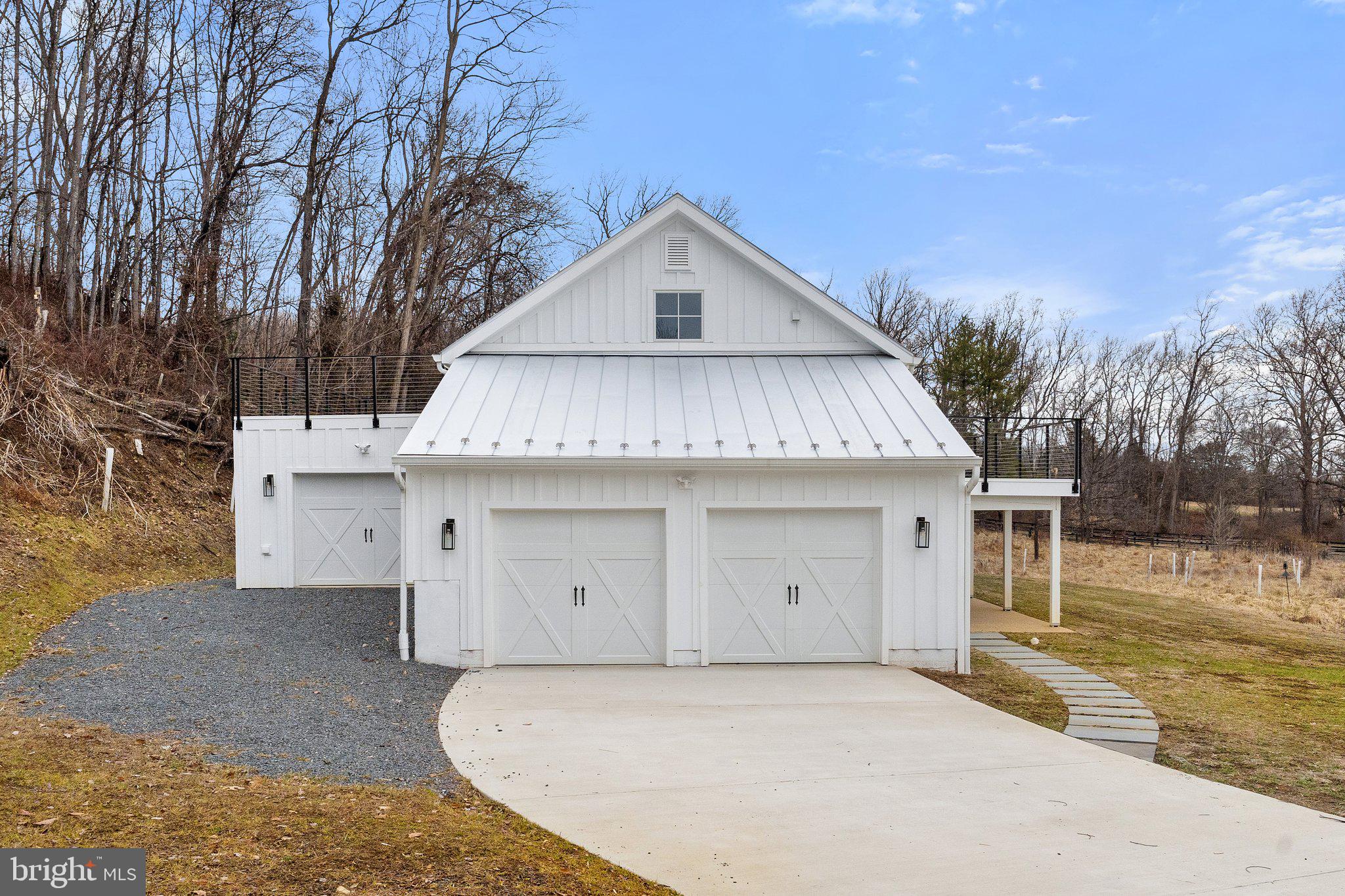 LEESBURG - Residential
