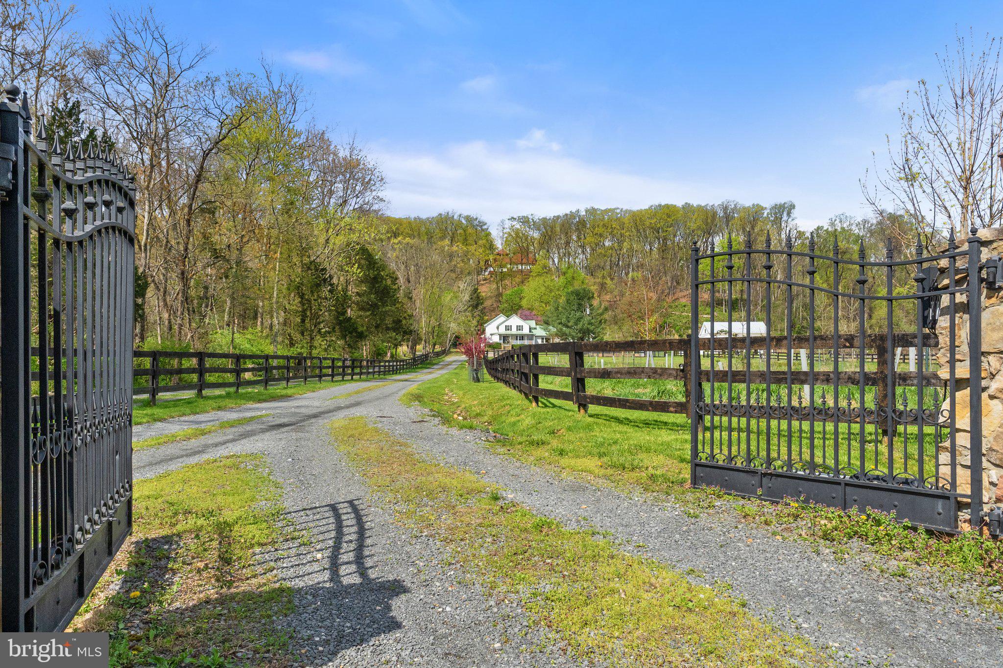 LEESBURG - Residential