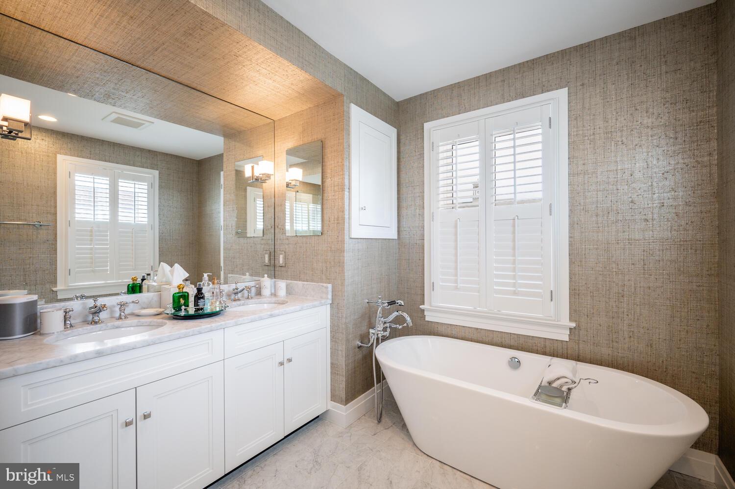 OLD TOWN ALEXANDRIA - Residential