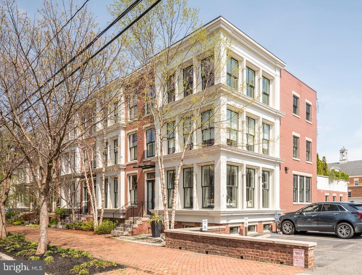 OLD TOWN ALEXANDRIA - Residential