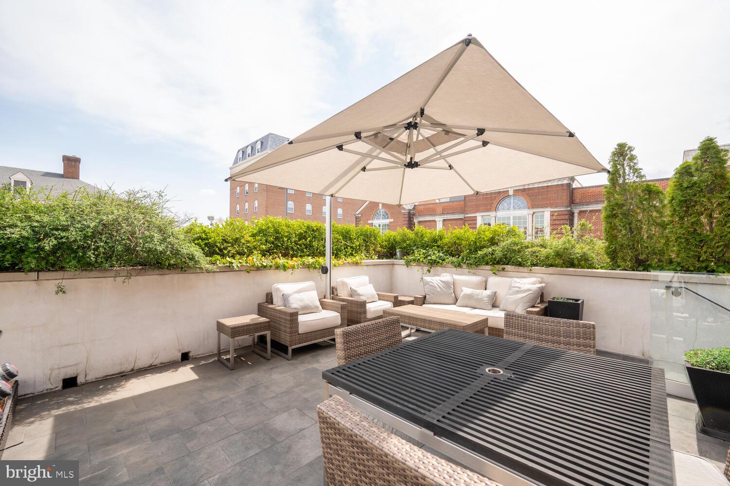 OLD TOWN ALEXANDRIA - Residential