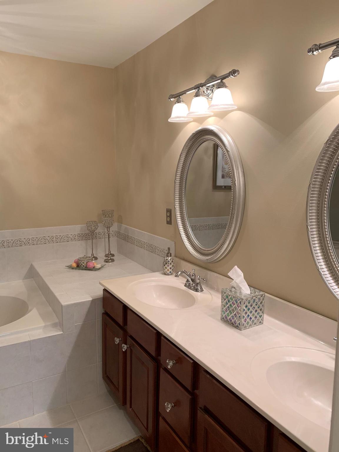 CHARLESTOWN OAKS - Residential