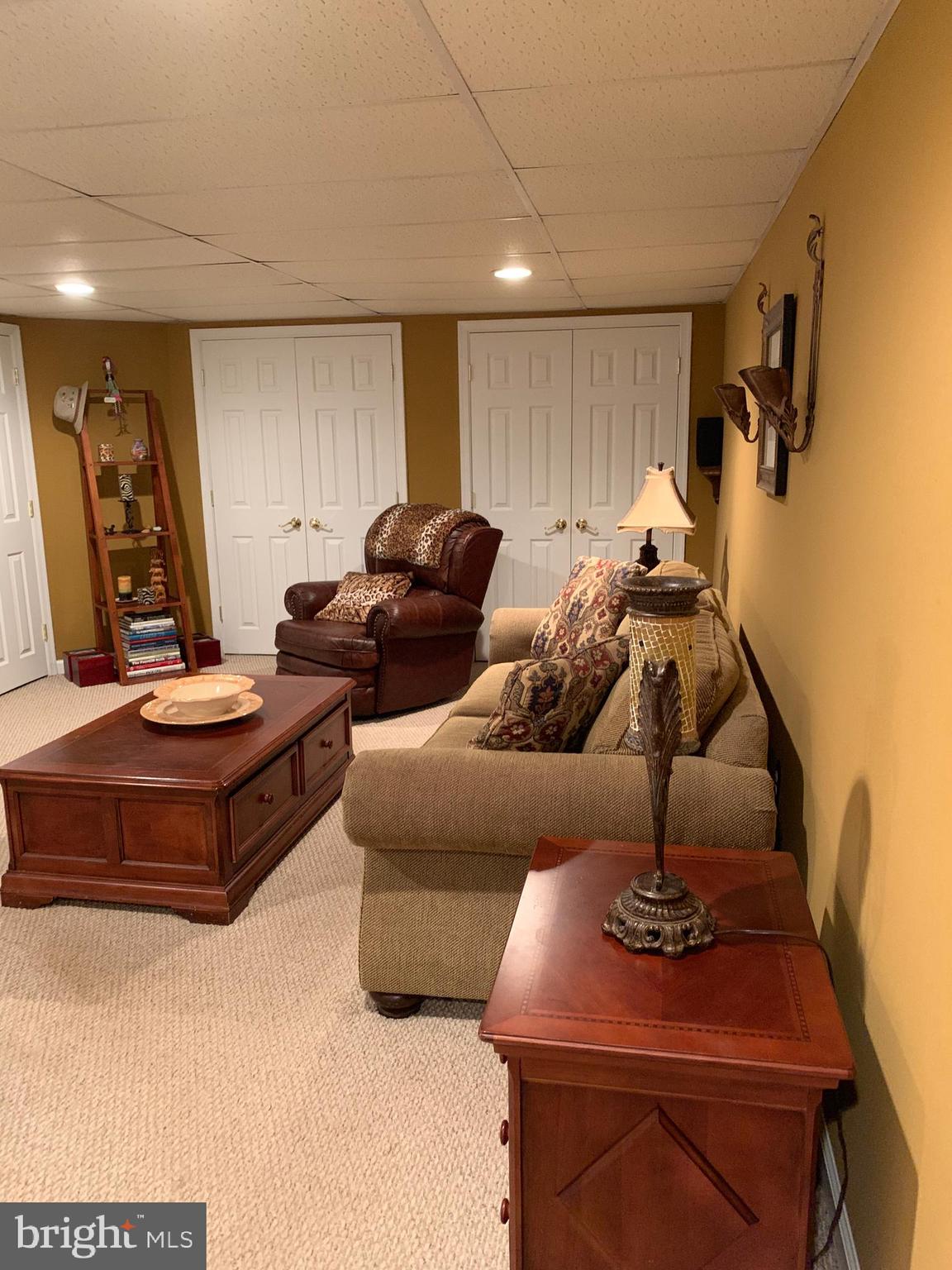 CHARLESTOWN OAKS - Residential