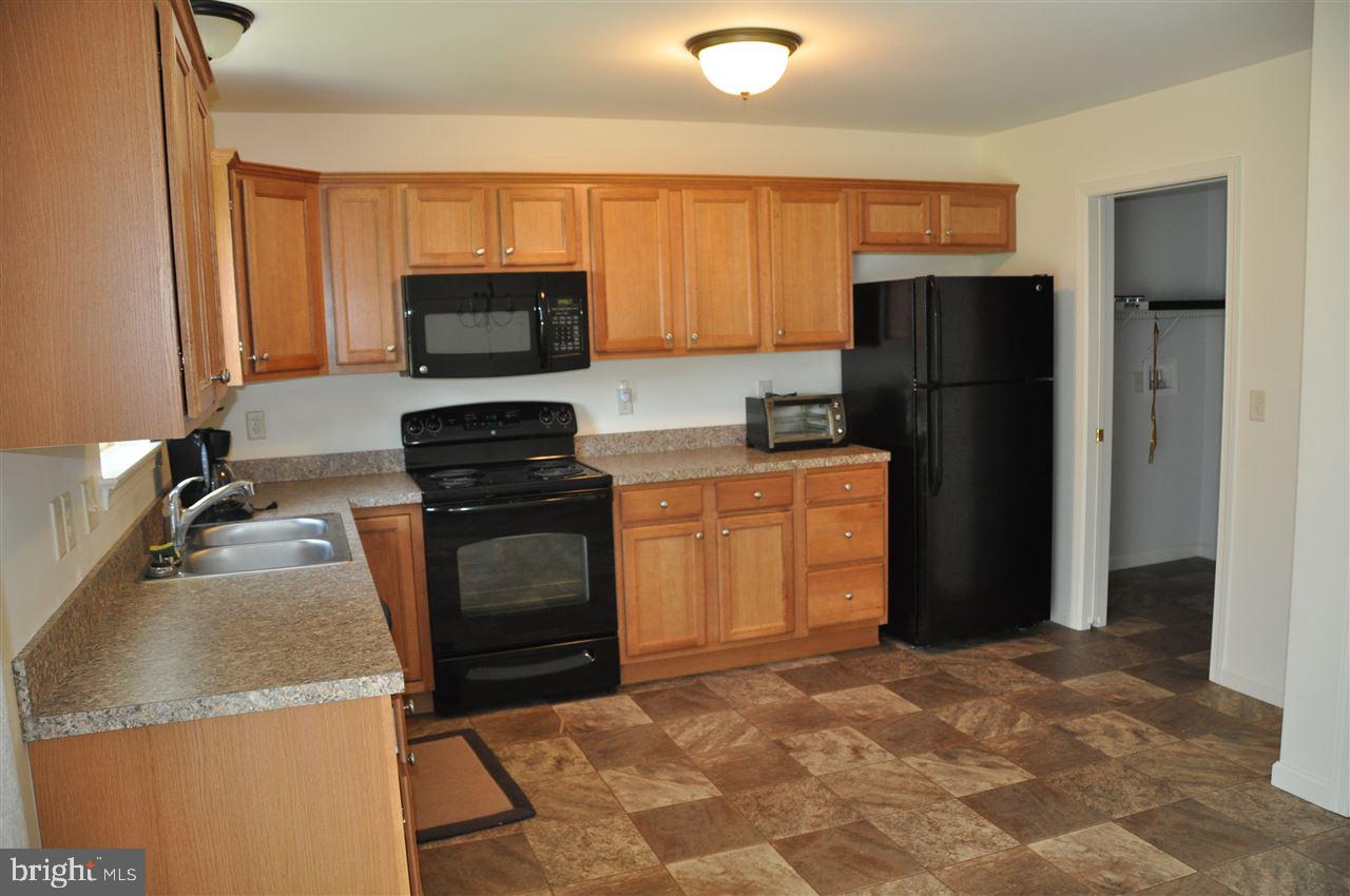 ENCLAVE AT HUNTER CREEK - Residential