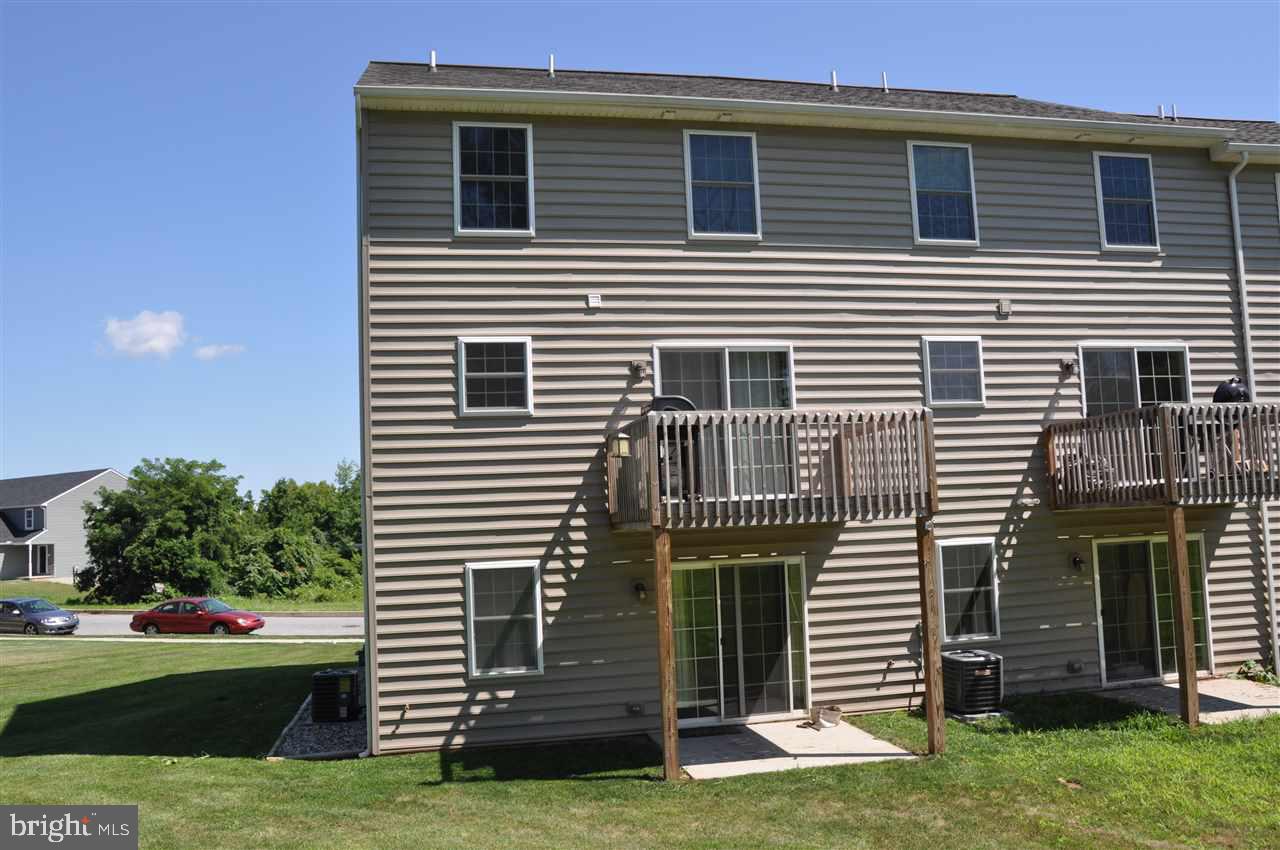 ENCLAVE AT HUNTER CREEK - Residential