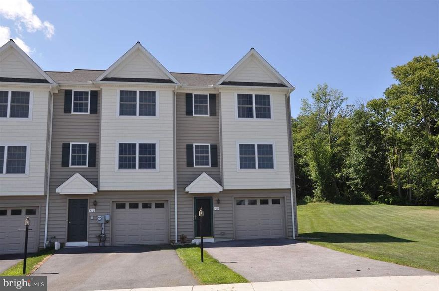 Like New! 3BR 2.5BA townhome, conveniently located to York, Harrisburg, and I-83. Features beautiful kitchen, deck for entertaining, 1-car garage, and family room on 1st floor. Property is an end-unit.