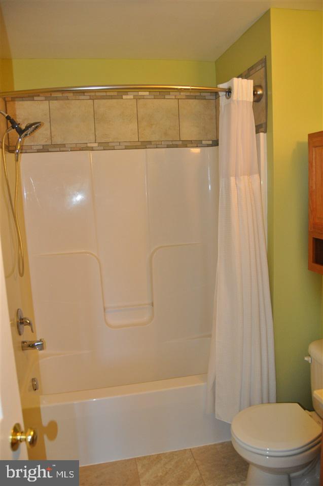 ENCLAVE AT HUNTER CREEK - Residential