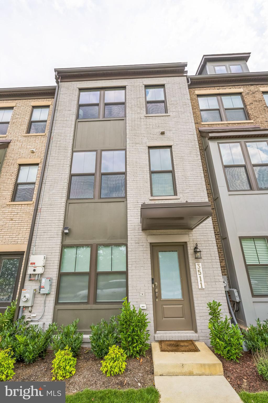 3511 CARNABY STREET