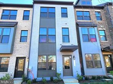 3511 CARNABY STREET HYATTSVILLE MD 20782
