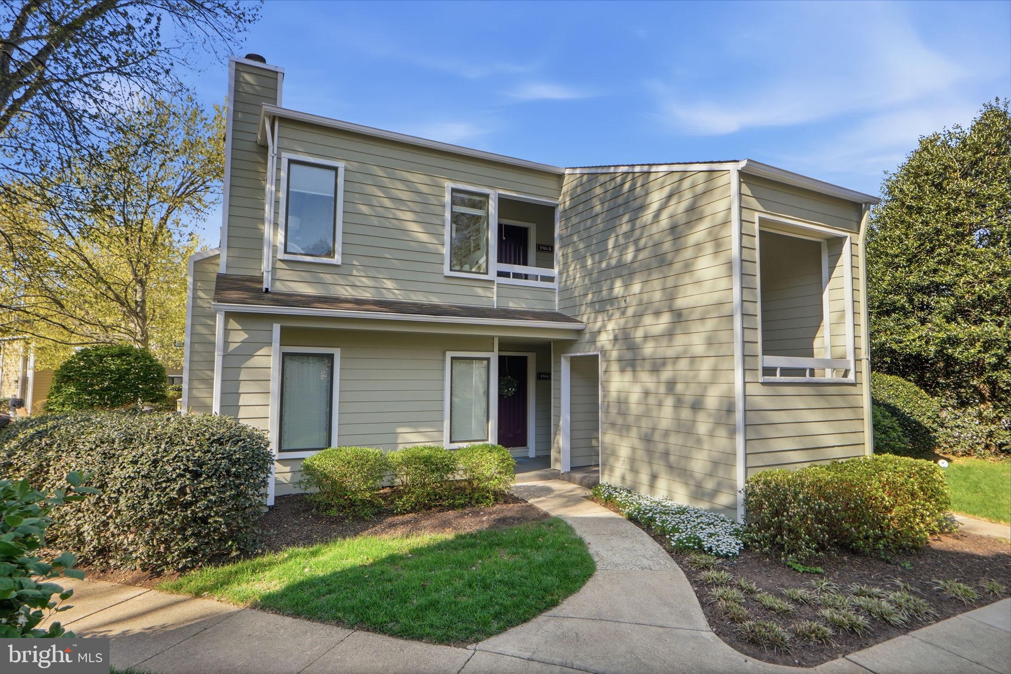 VILLA RIDGE CONDOMINIUMS - Residential