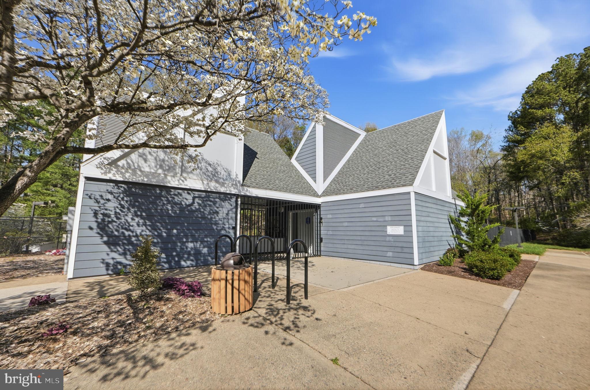 VILLA RIDGE CONDOMINIUMS - Residential