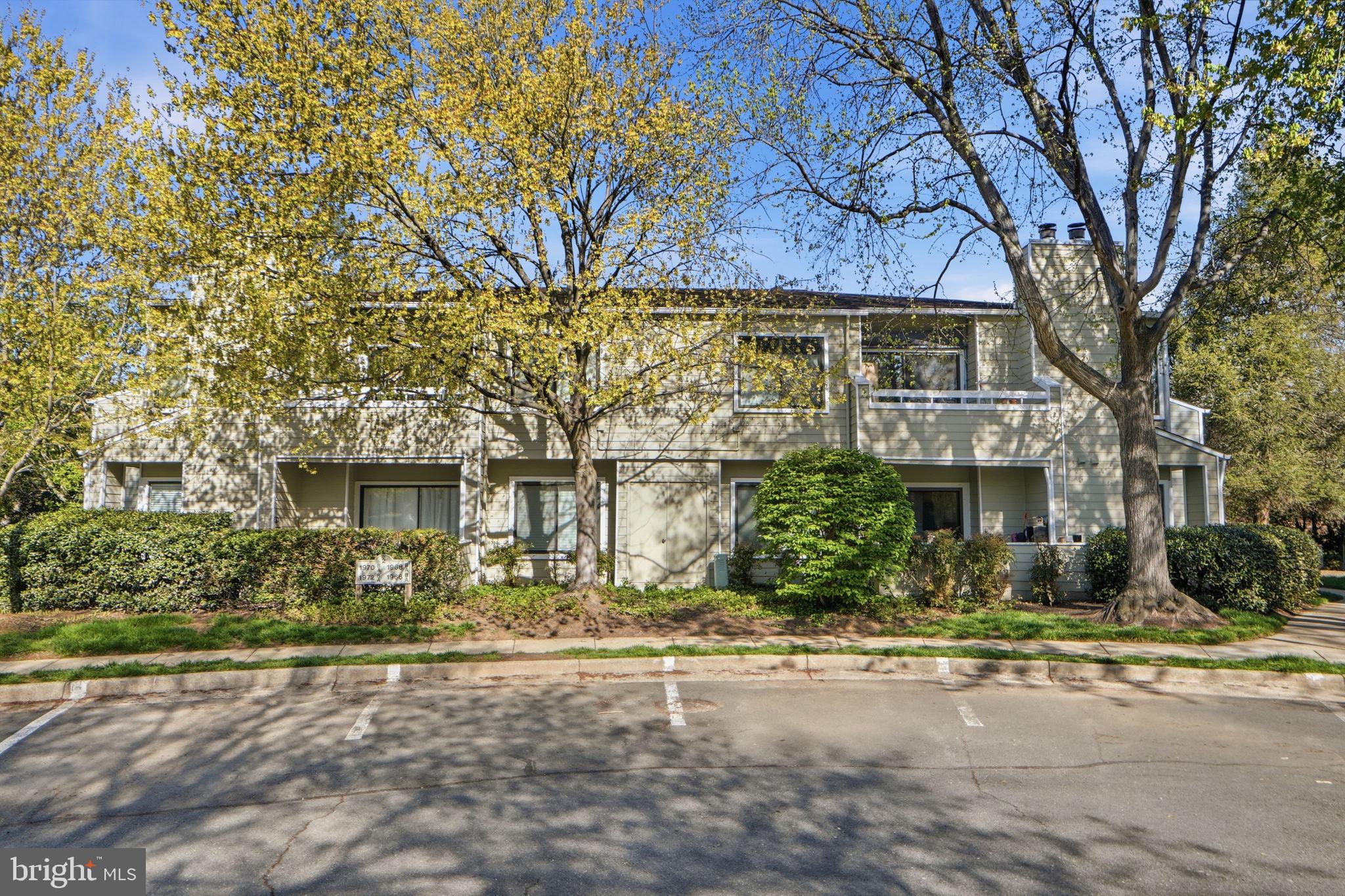 VILLA RIDGE CONDOMINIUMS - Residential