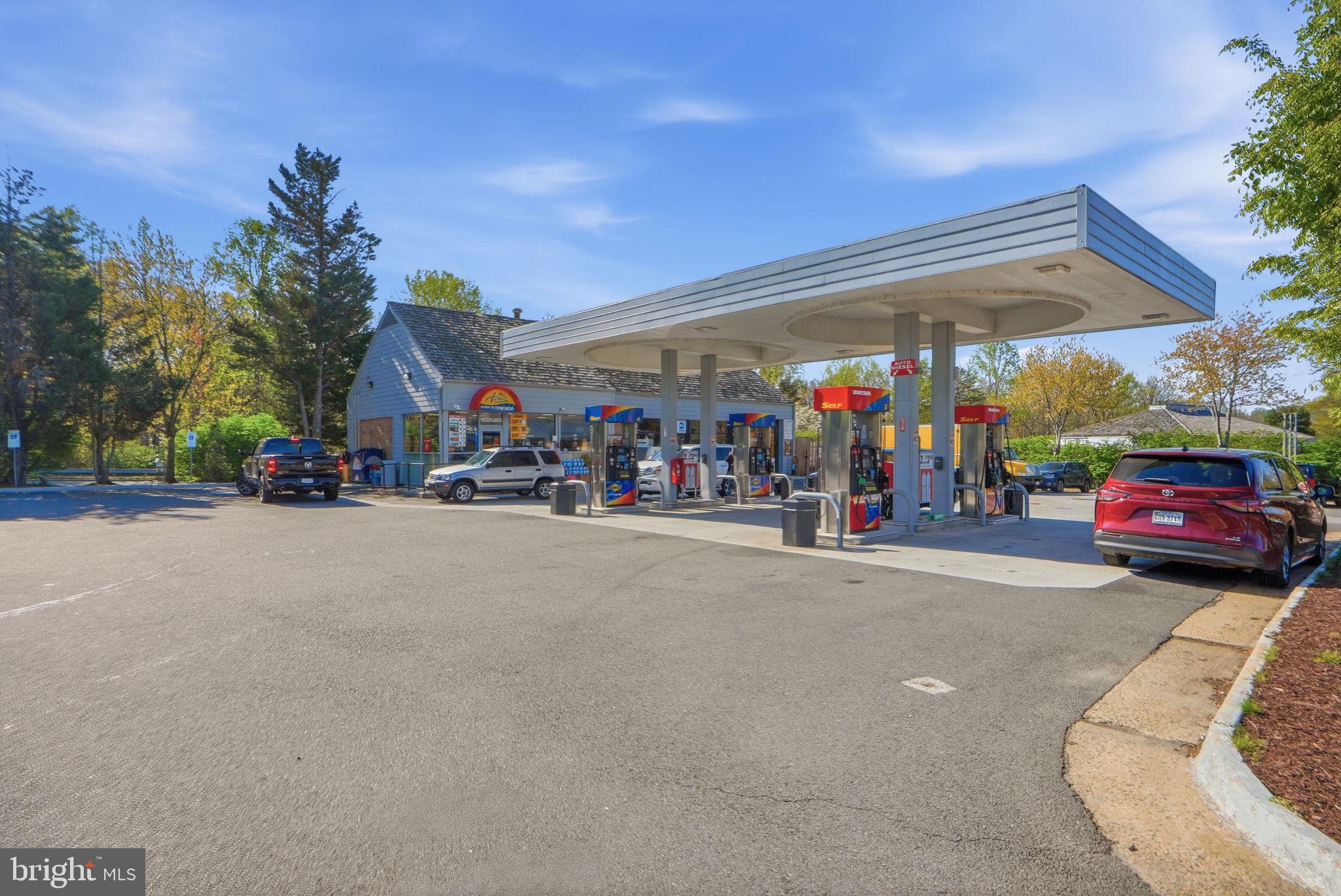 VILLA RIDGE CONDOMINIUMS - Residential