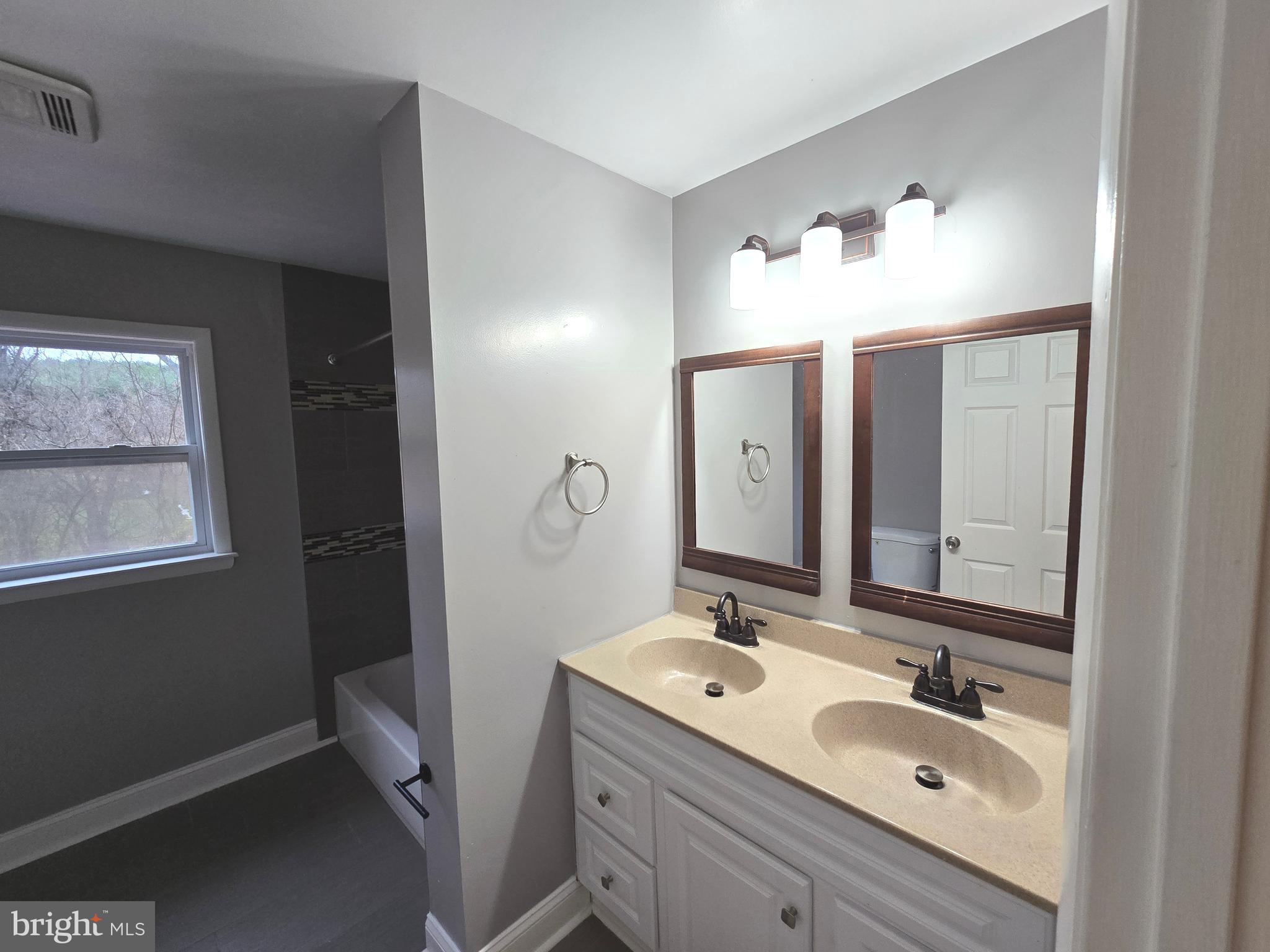 AMANDAS RIDGE - Residential