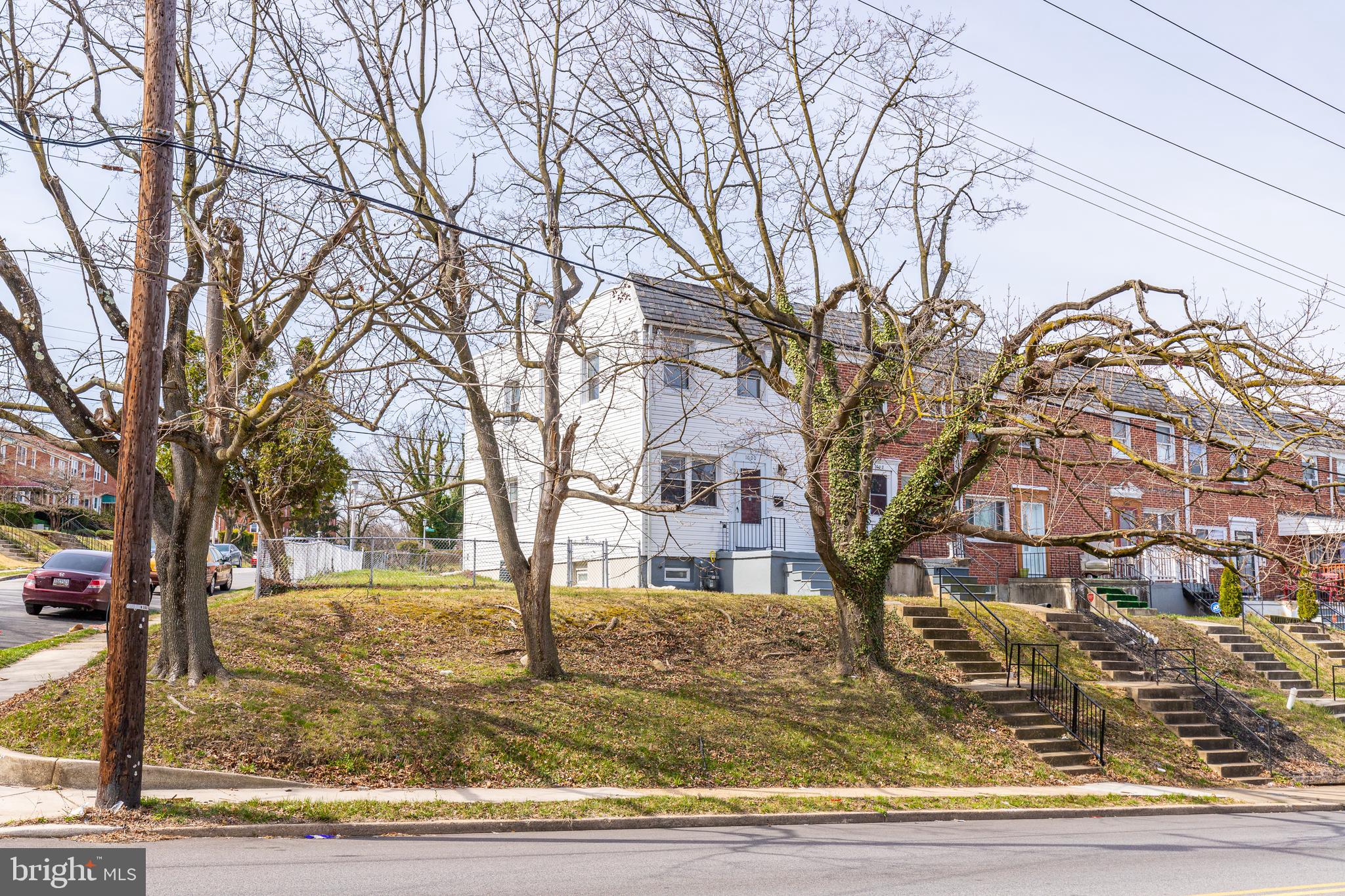 WEST HILLS - Residential